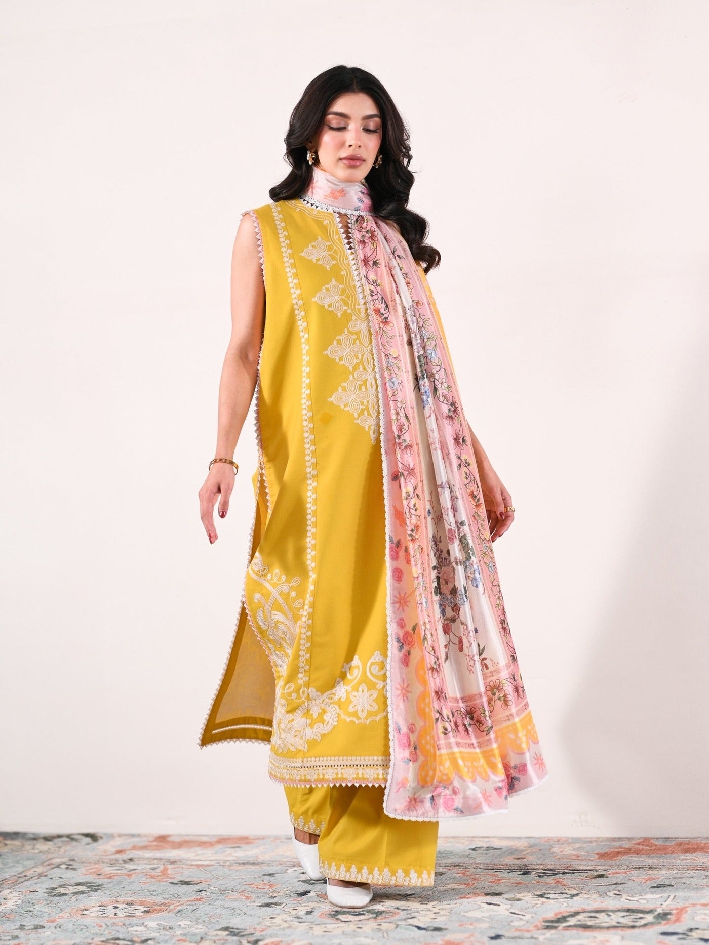 Tuscan Daisy Luxury Embroidered Lawn 3Pcs Set (Npa3-26415) - Ready To Wear / Express Delivery For Eid