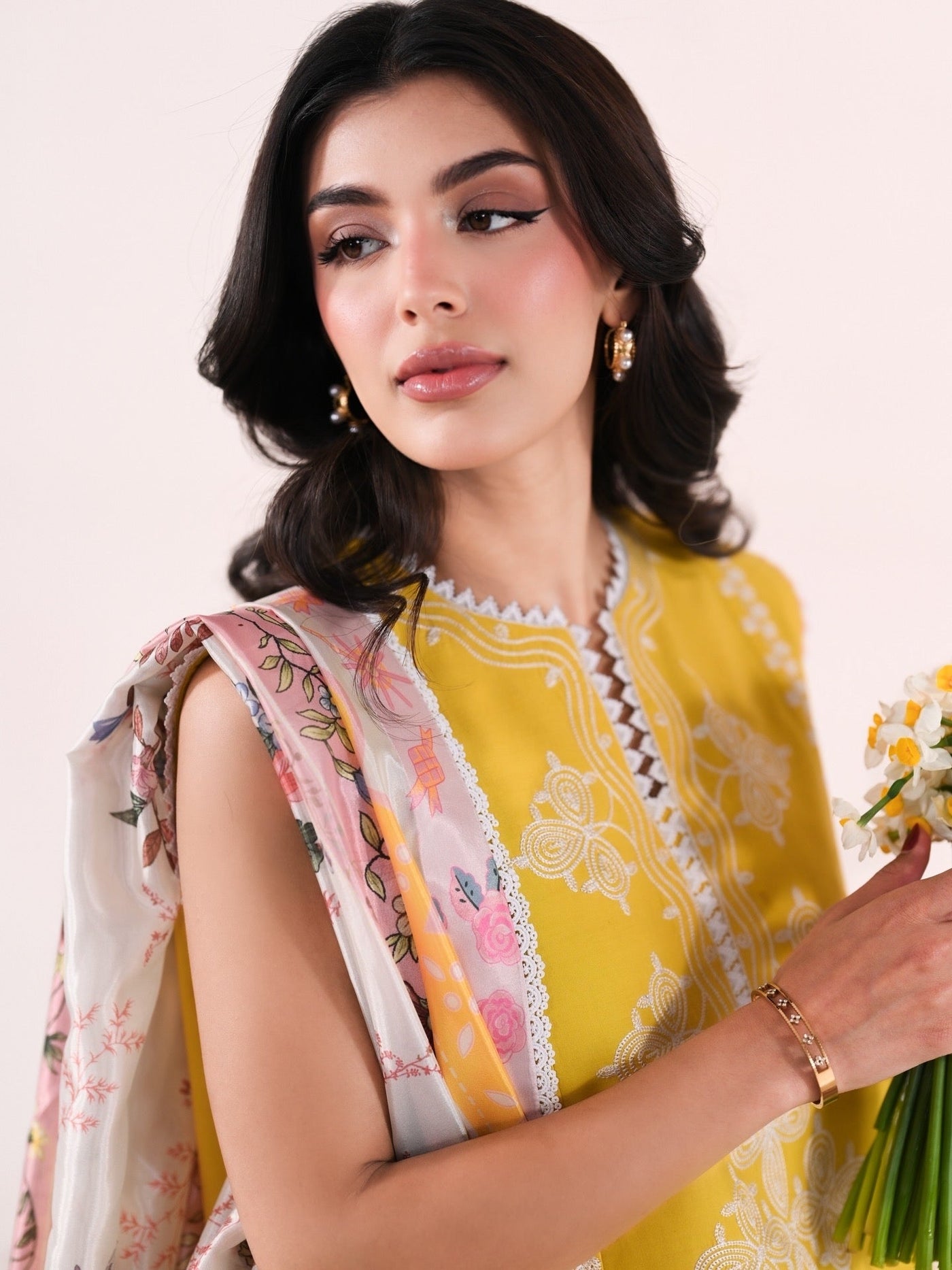Tuscan Daisy Luxury Embroidered Lawn 3Pcs Set (Npa3-26415) - Ready To Wear / Express Delivery For Eid