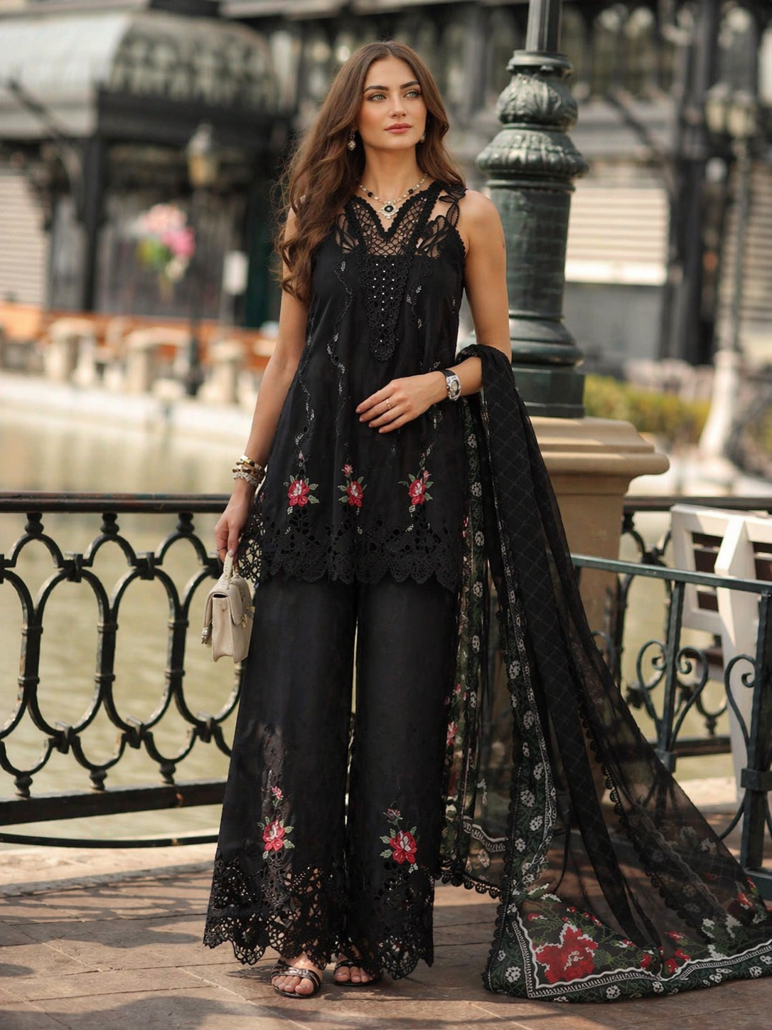 D5 -Cross stitch Black