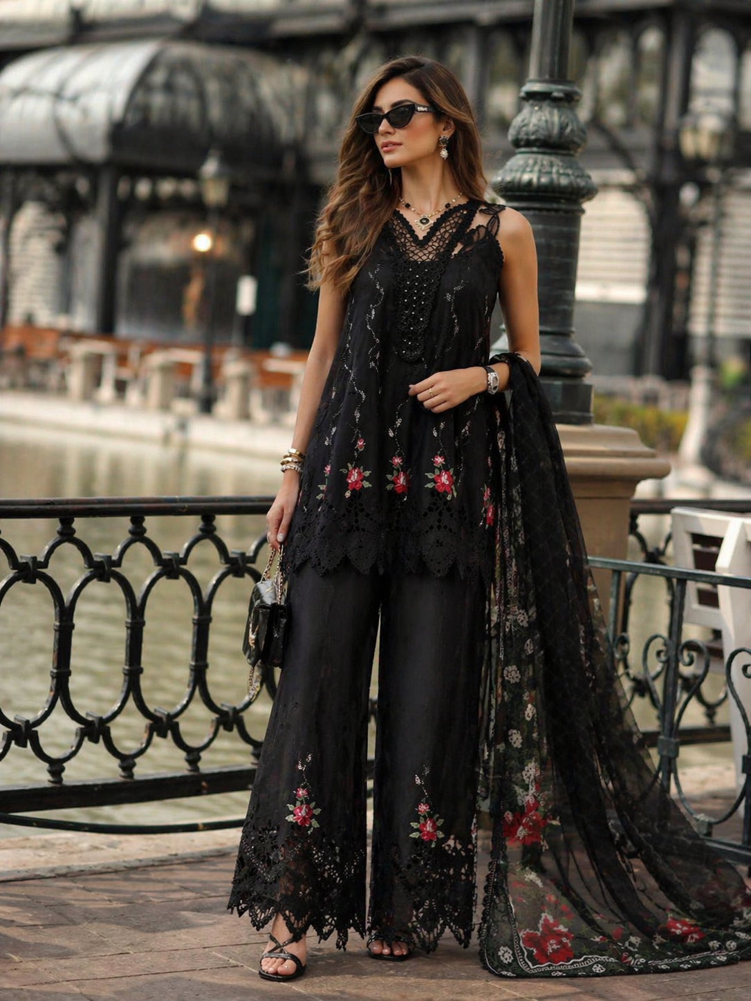 D5 -Cross stitch Black