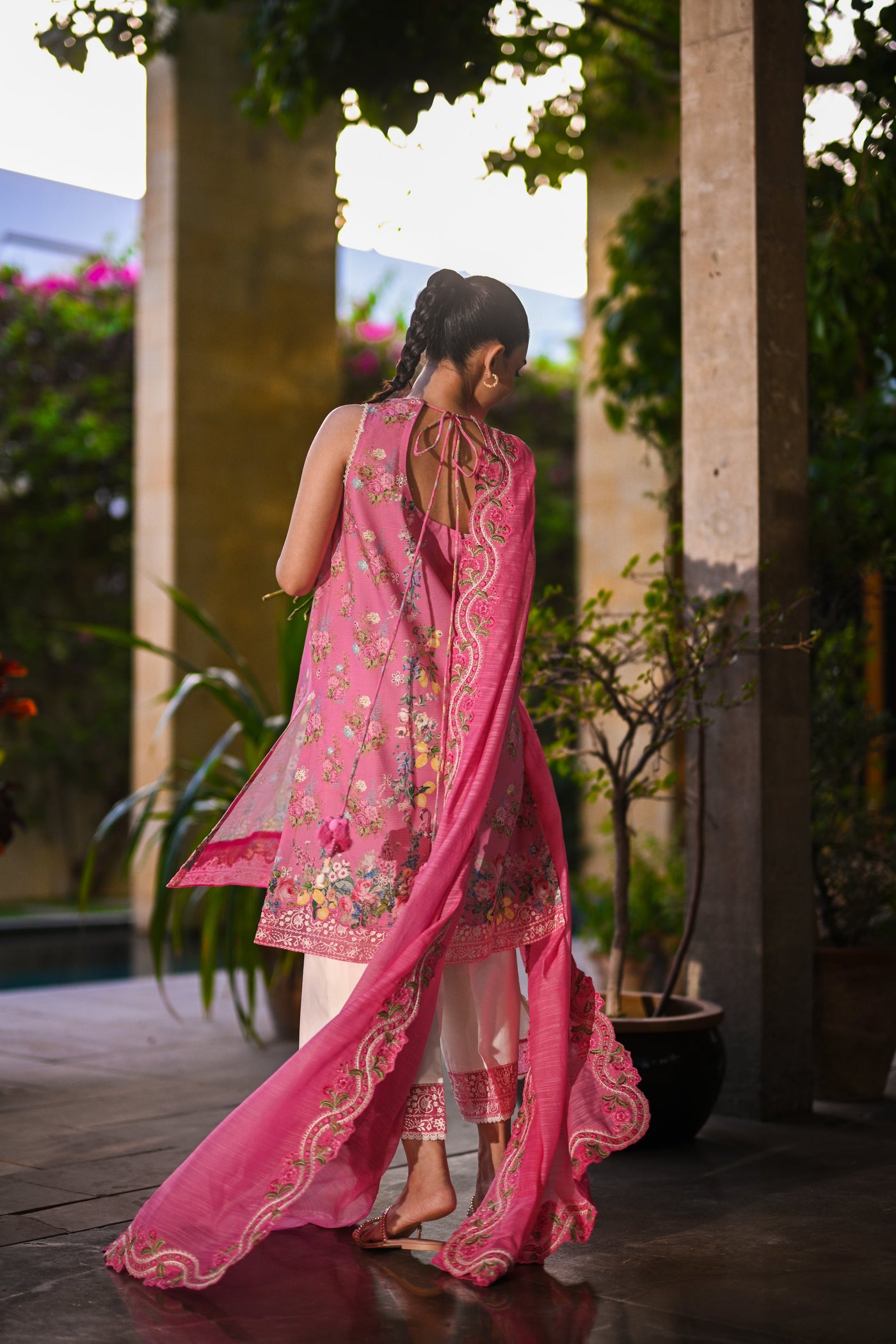 Bloom In May Luxury Printed Embroidered Lawn Set (Nel-25616)