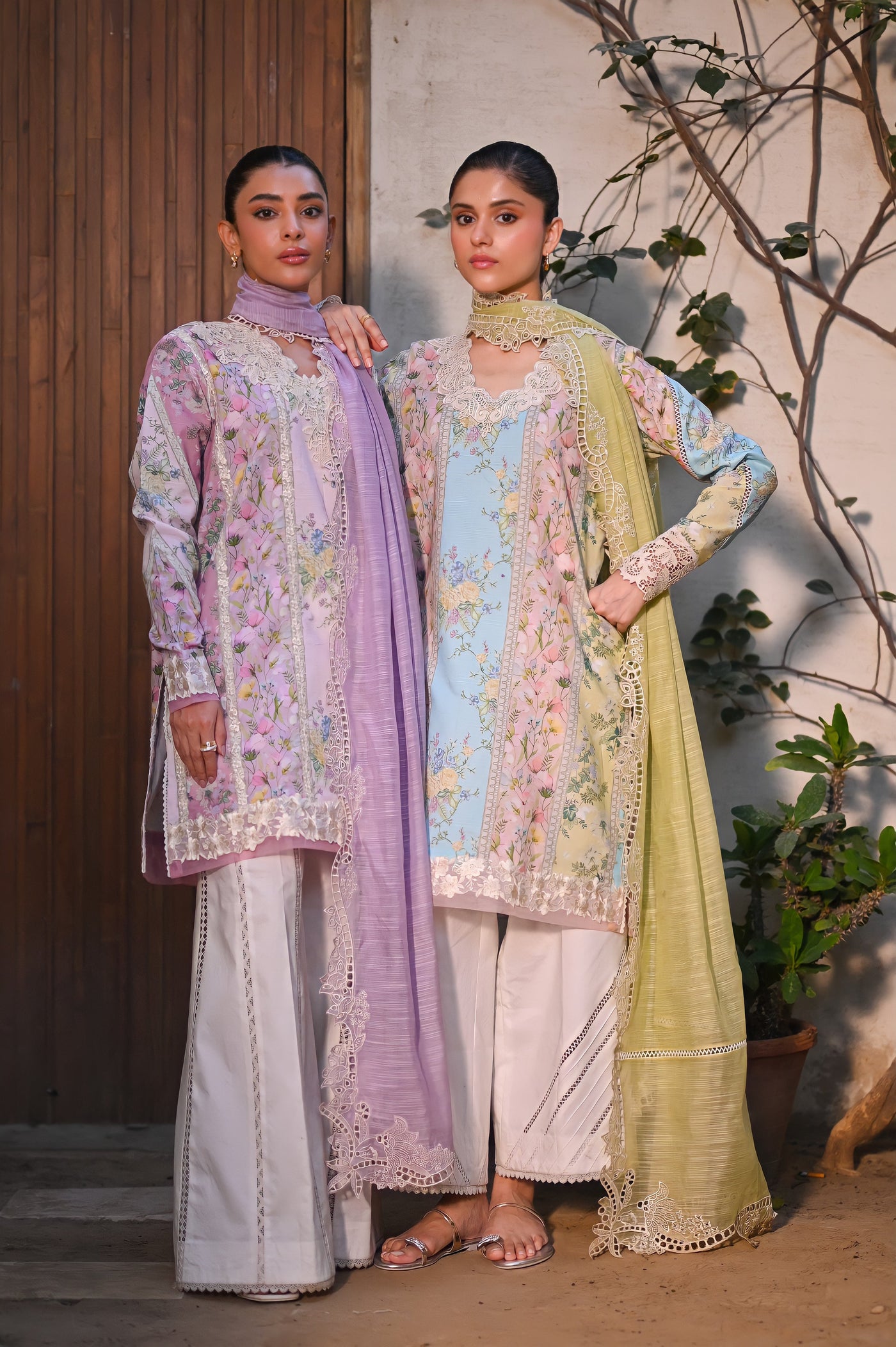 Whispers Of Summer / Lilac Luxury Printed Embroidered Lawn Set (Nel-25619)
