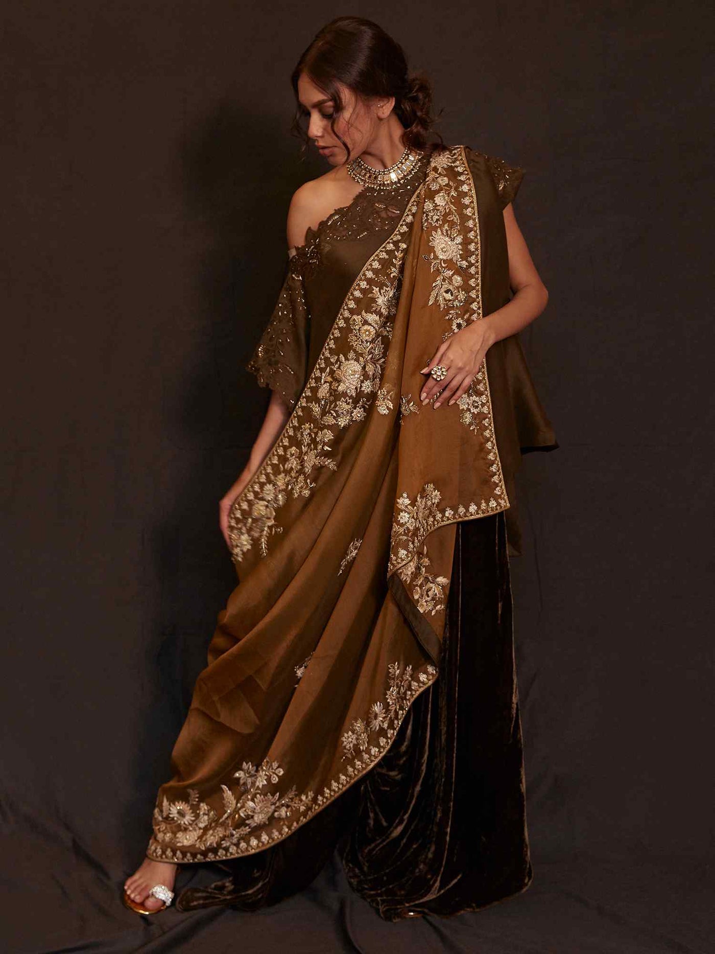 Off Shoulder Top W Loose Pant Shaded Predraped Dupatta
