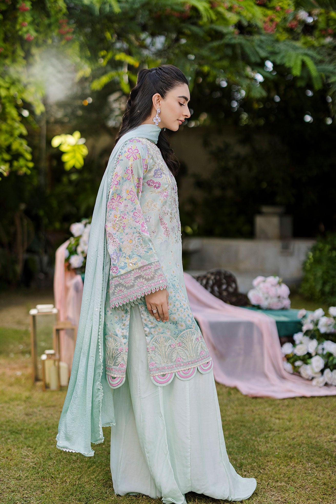 Dupatta as shown