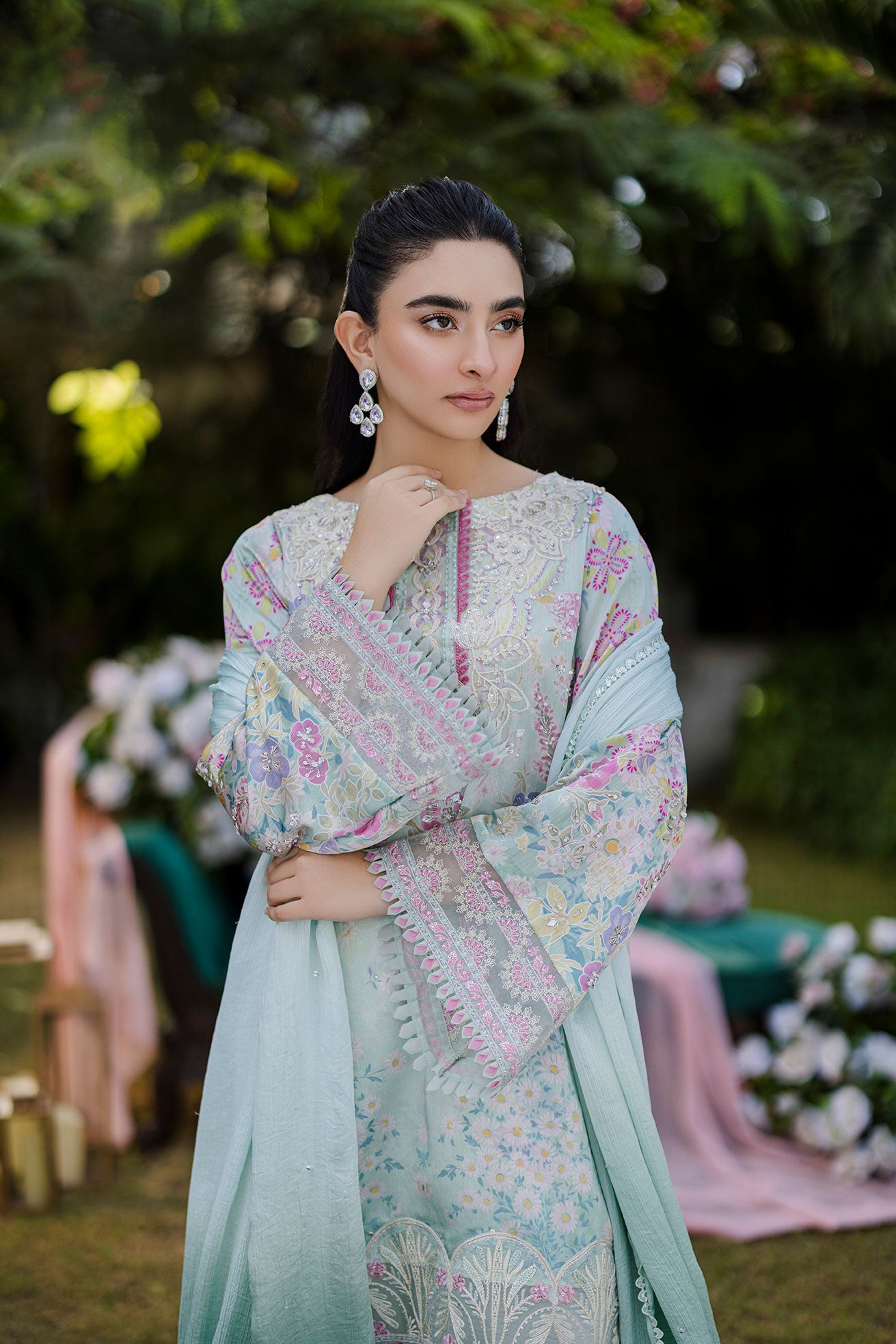 Dupatta as shown