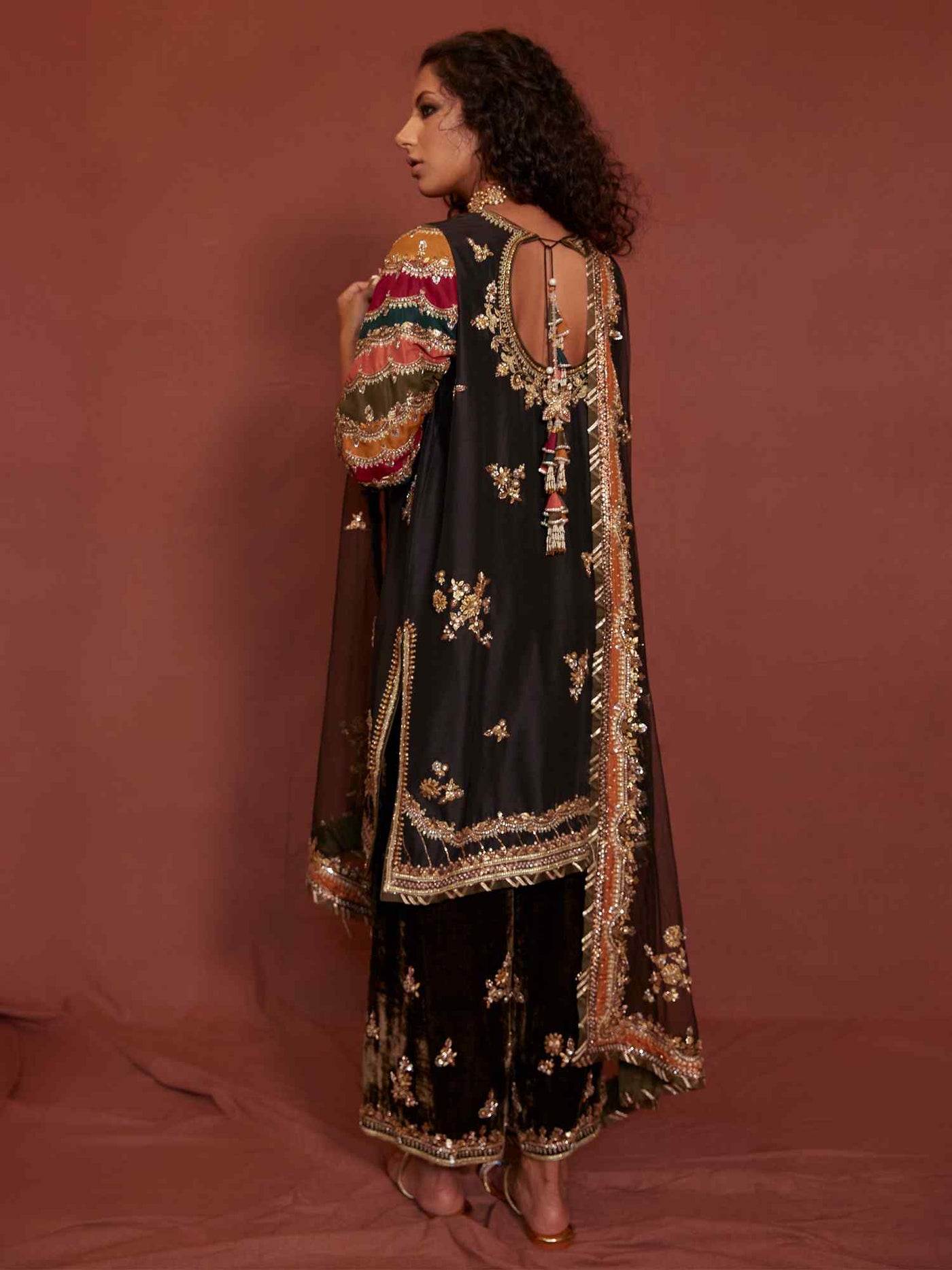 Alisha Kurti W Izaar Dupatta