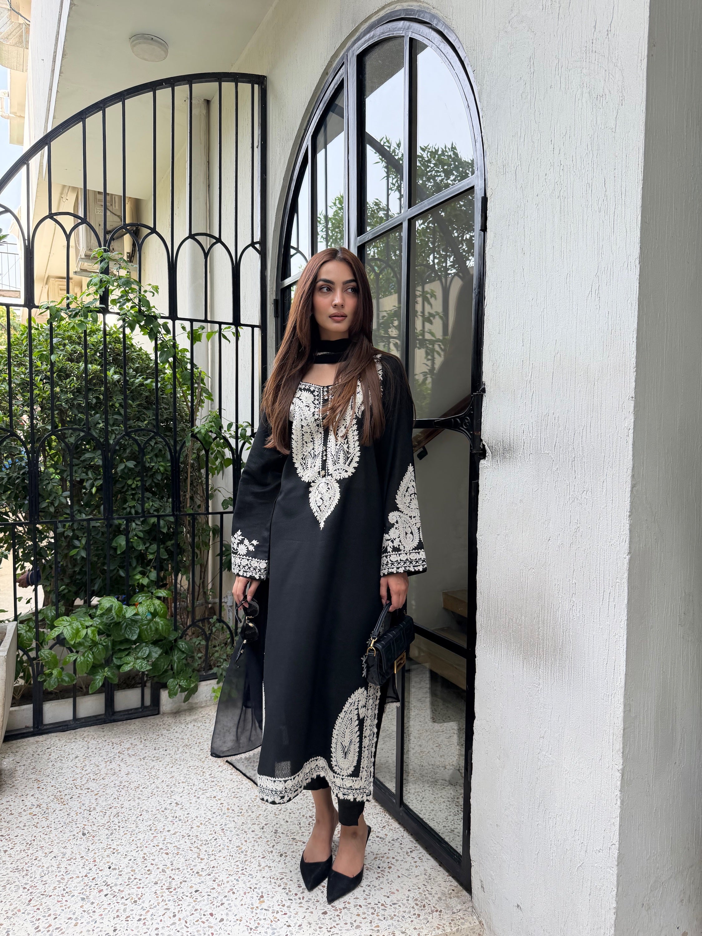 Jane | Black
