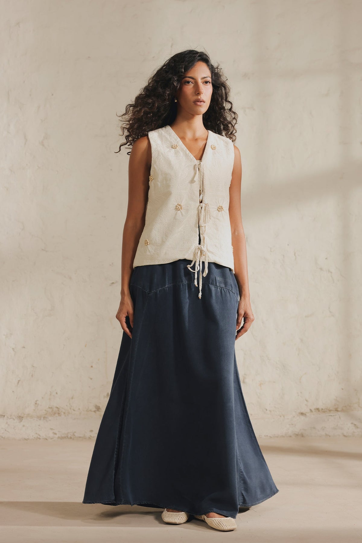 EMBROIDERED WAIST COAT (E1114/101/002)