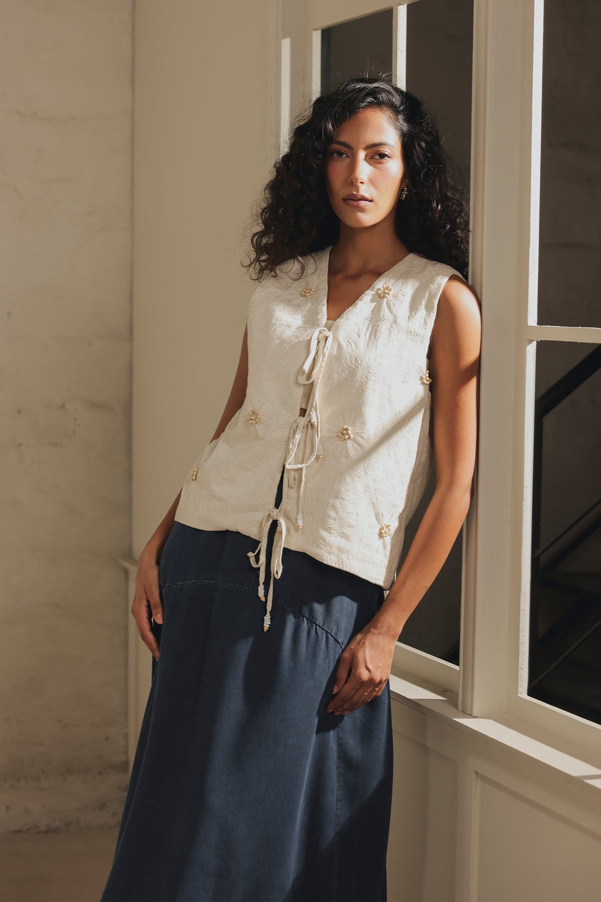 EMBROIDERED WAIST COAT (E1114/101/002)