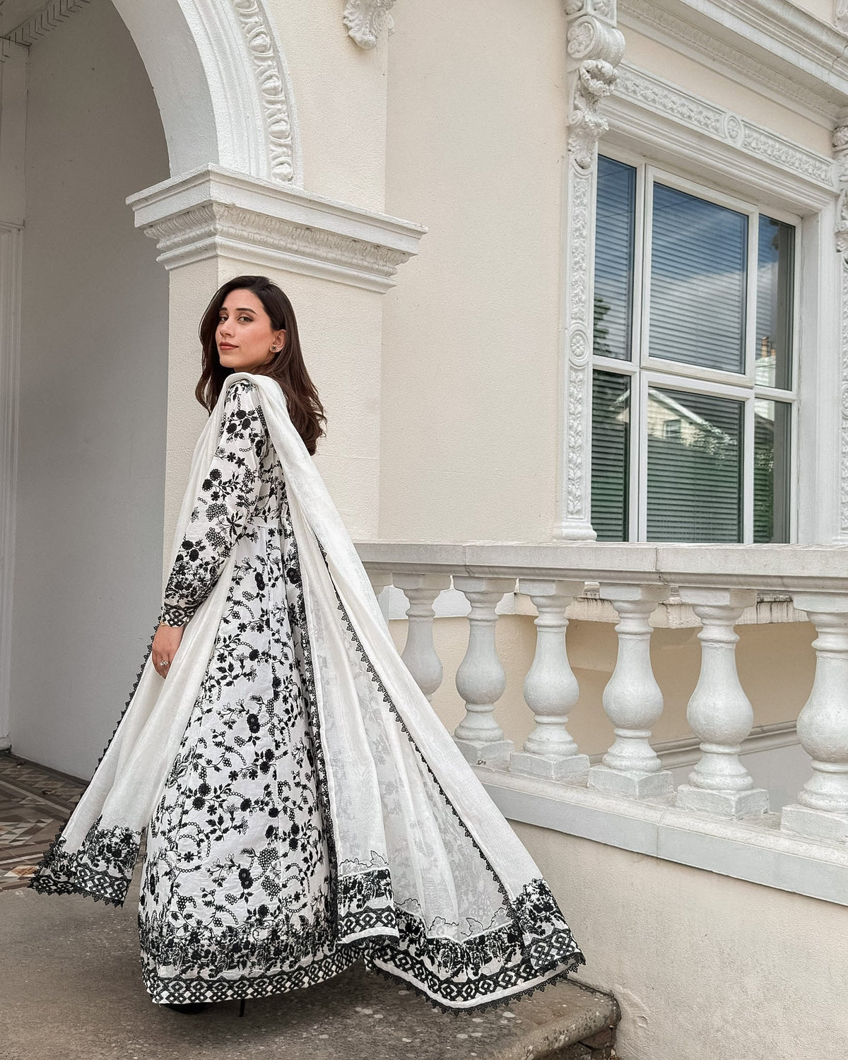 Amelia - White Embroidered Kalidaar