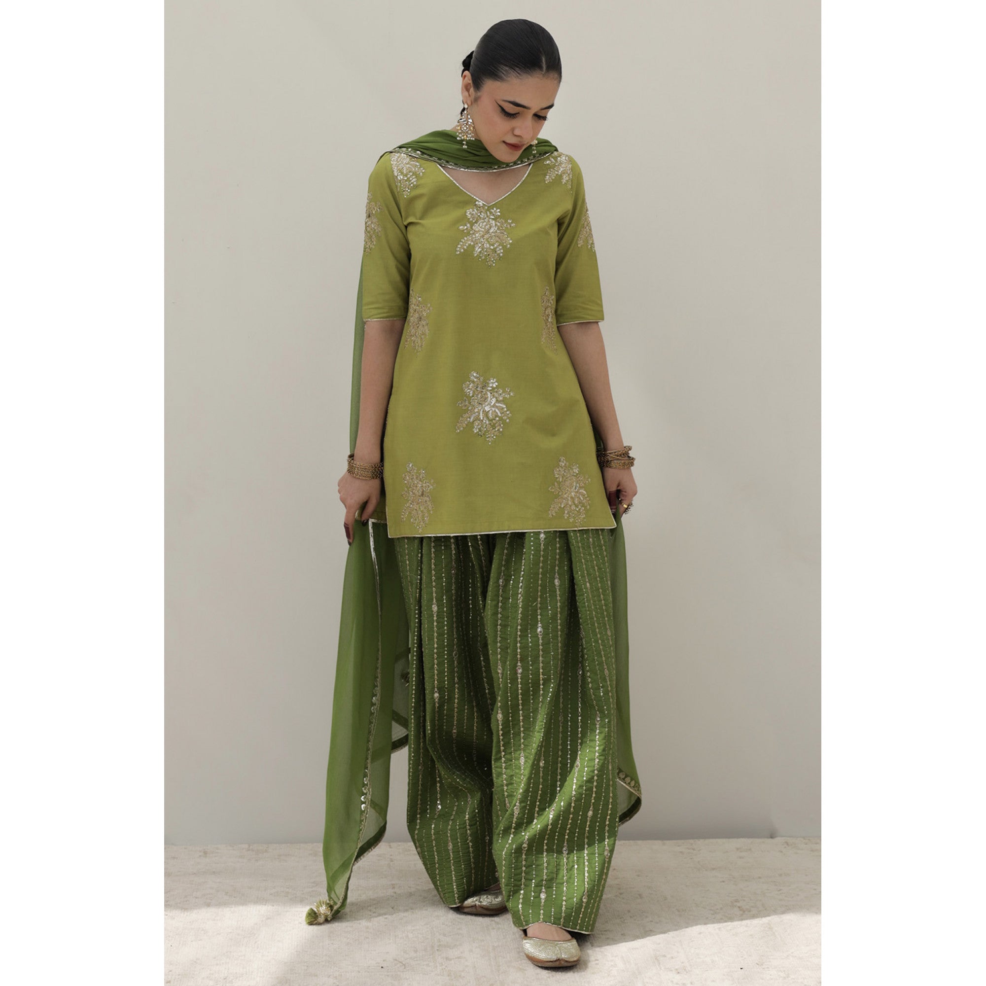 Monotone Green Outfit
