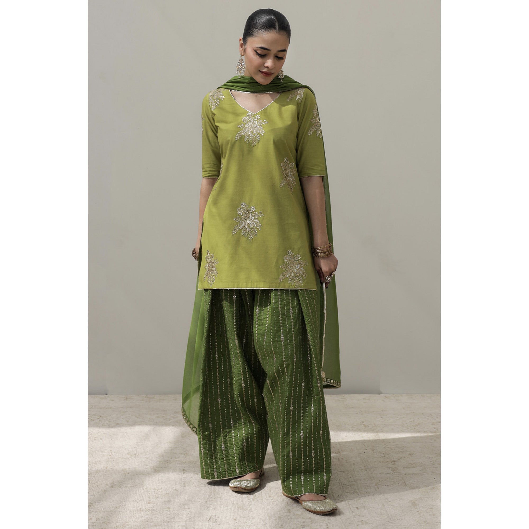 Monotone Green Outfit
