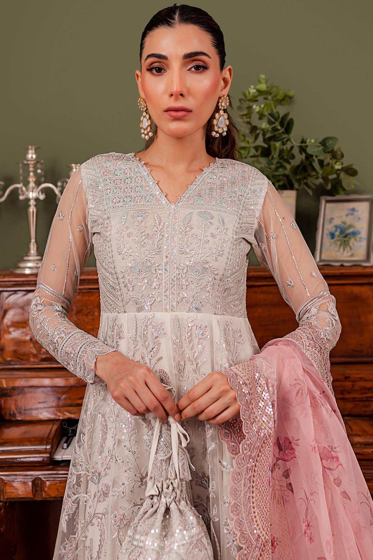 Farasha – Isabel Style