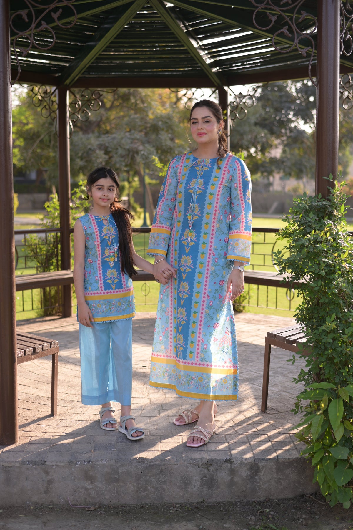 Aneelas Lawn Print 2pc [SPR-26-17] [Dispatch Time 2 Months]