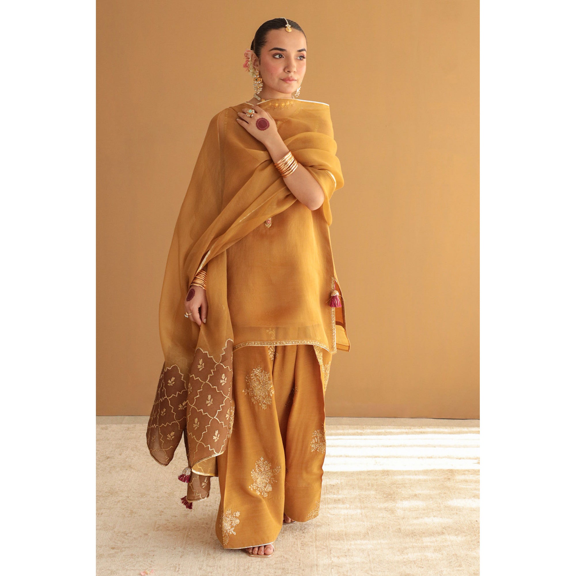 Honey Gold Outfit