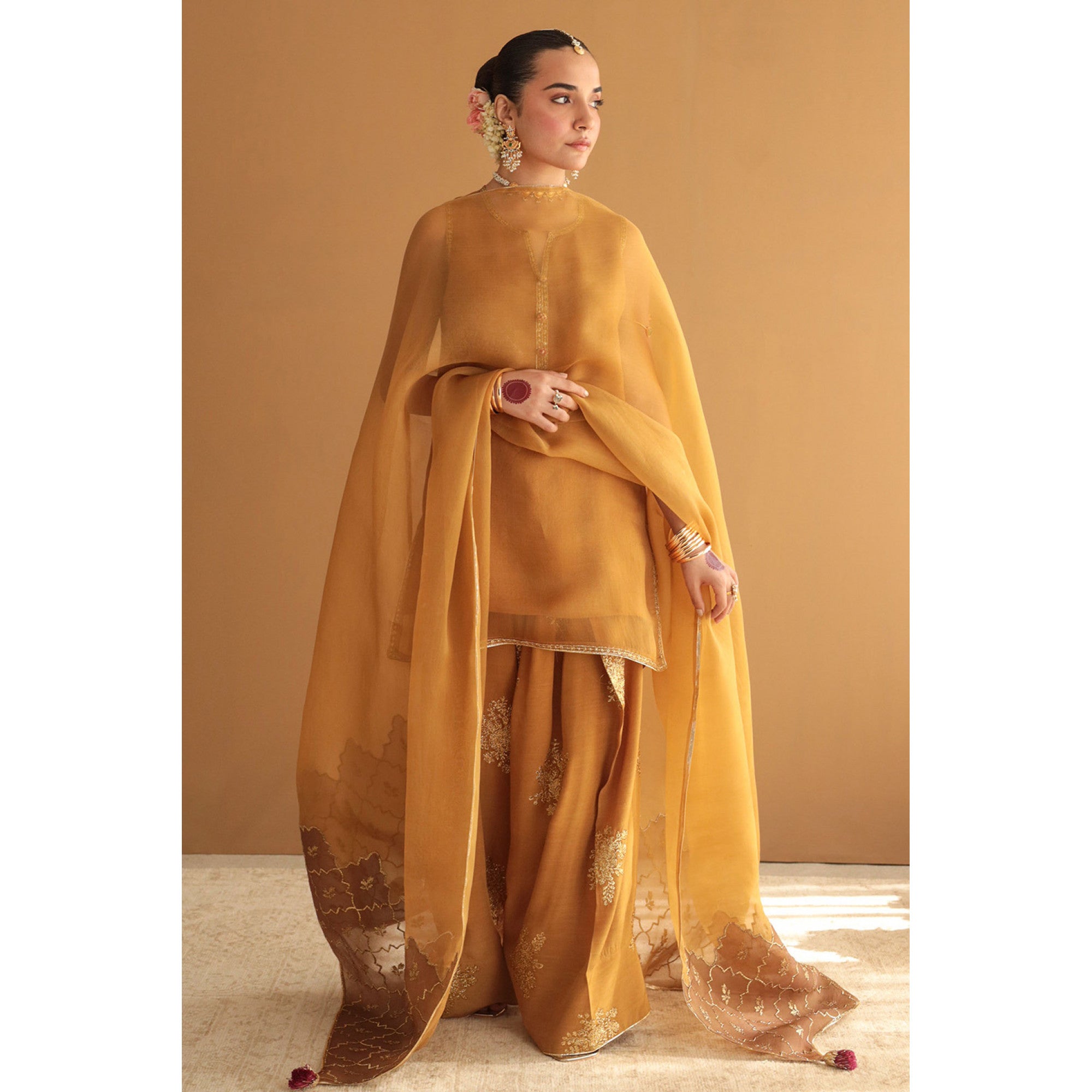 Honey Gold Outfit
