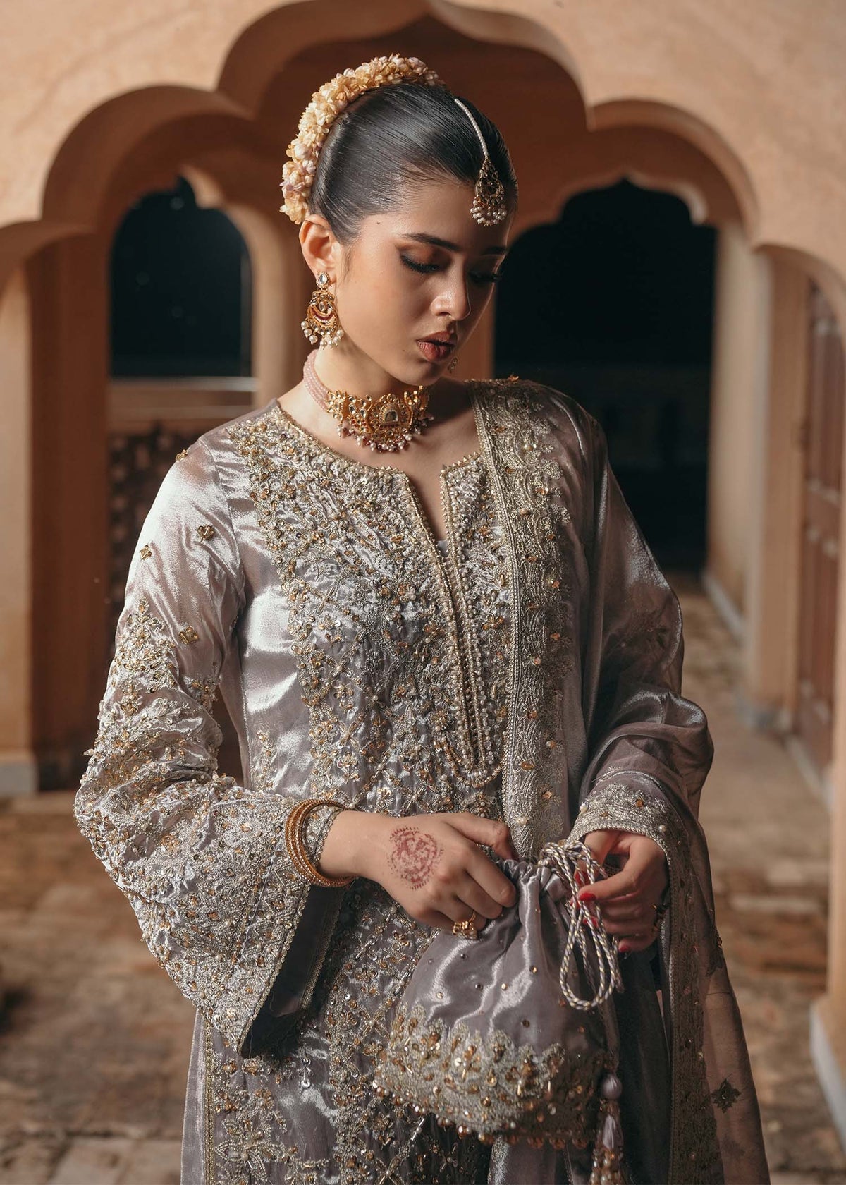 Kanwal Malik – Gulnaar Style