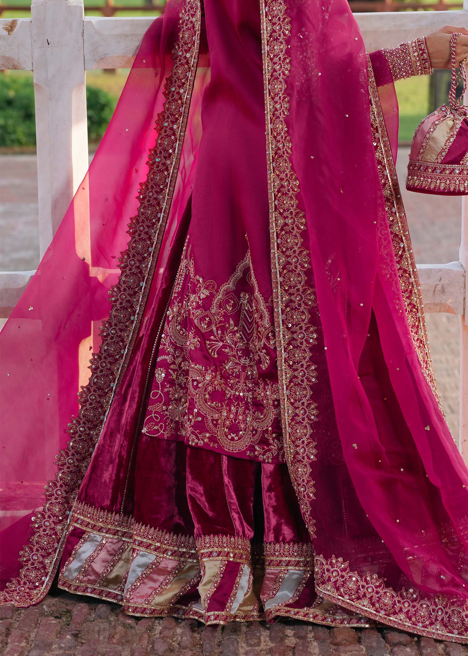 INAZAR- Ready To Ship