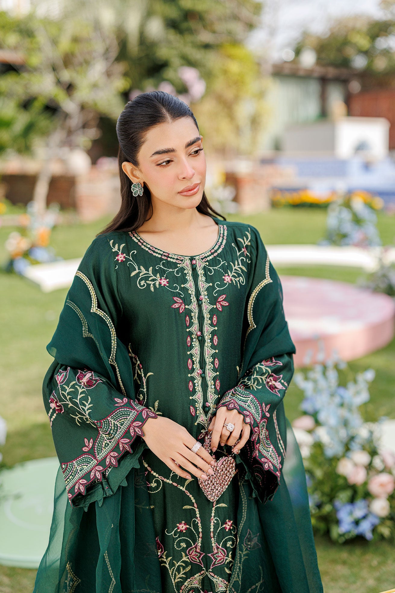 Dupatta: Ss26Dd-2902 Bottle Green Embroided Dupatta