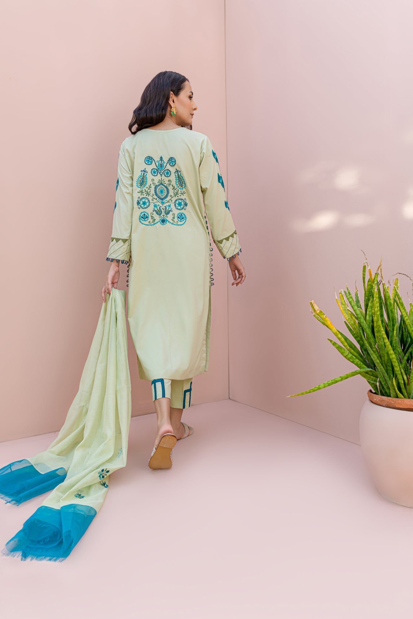 https://cdn.shopify.com/s/files/1/0645/9568/9628/files/IMG_5628.jpg?v=1722258249