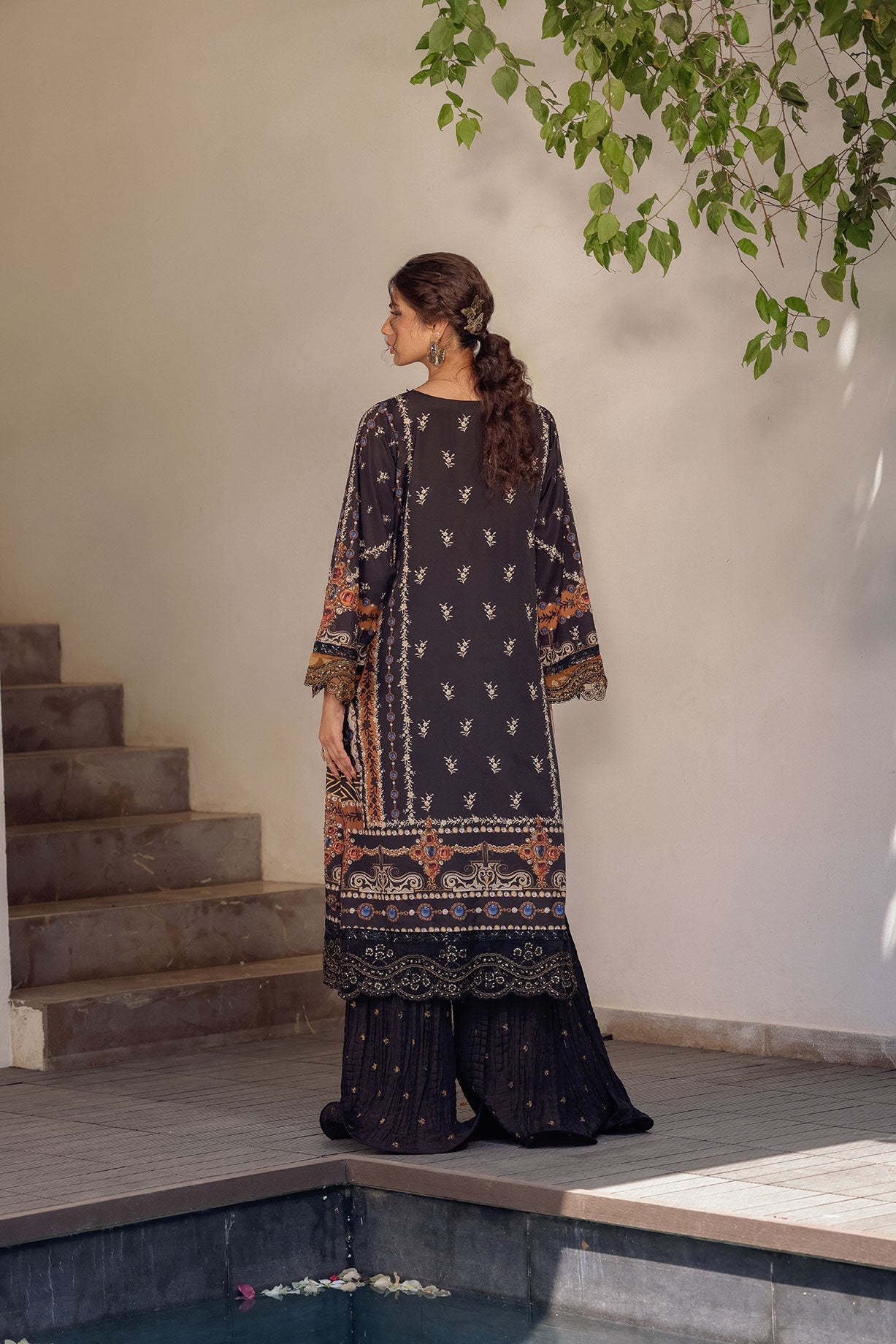 Ss24Da-2511 Black 2Pcs Hand Embellished Shirt With Trouser
