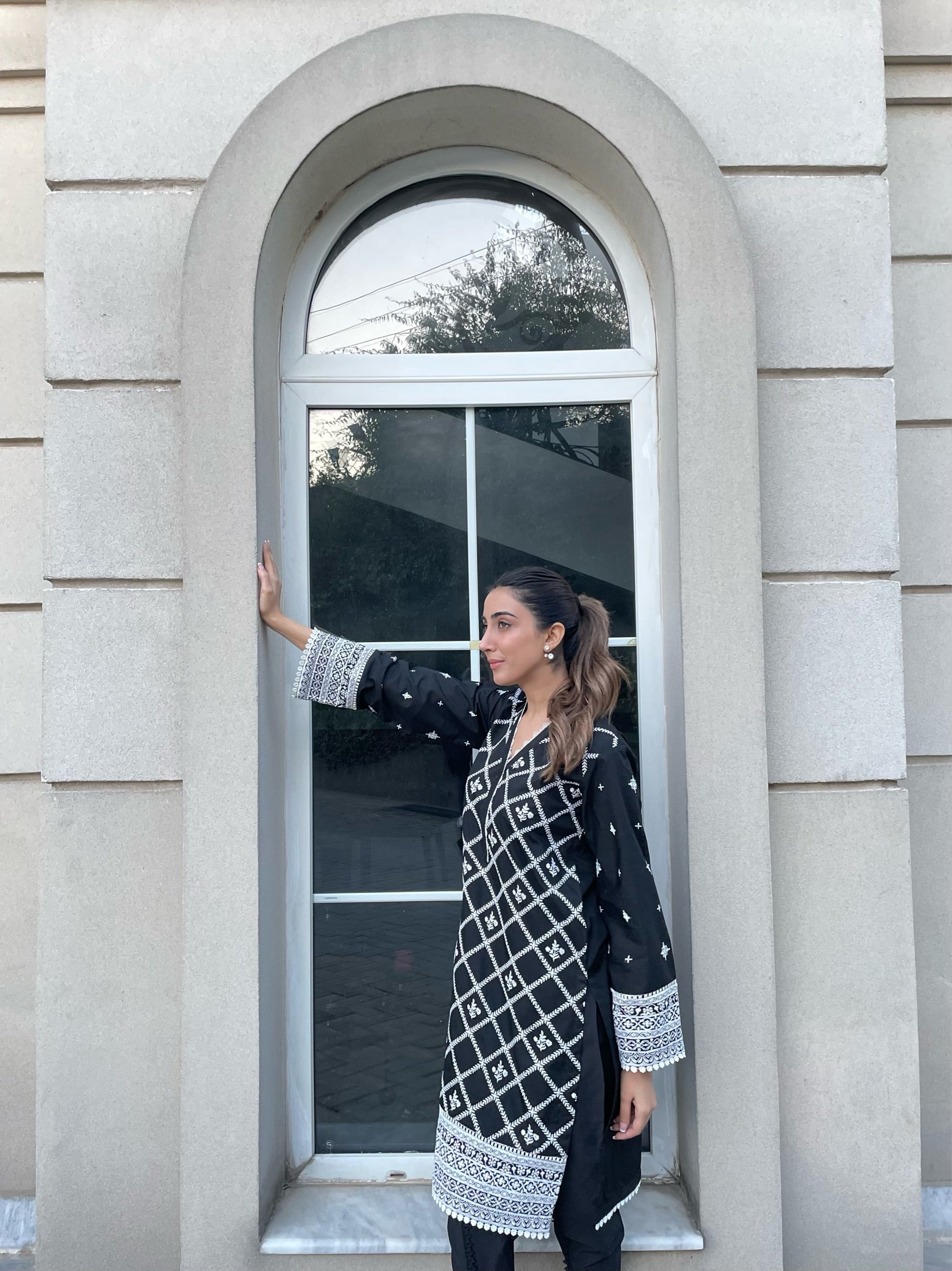 Black Embroidered Kurta