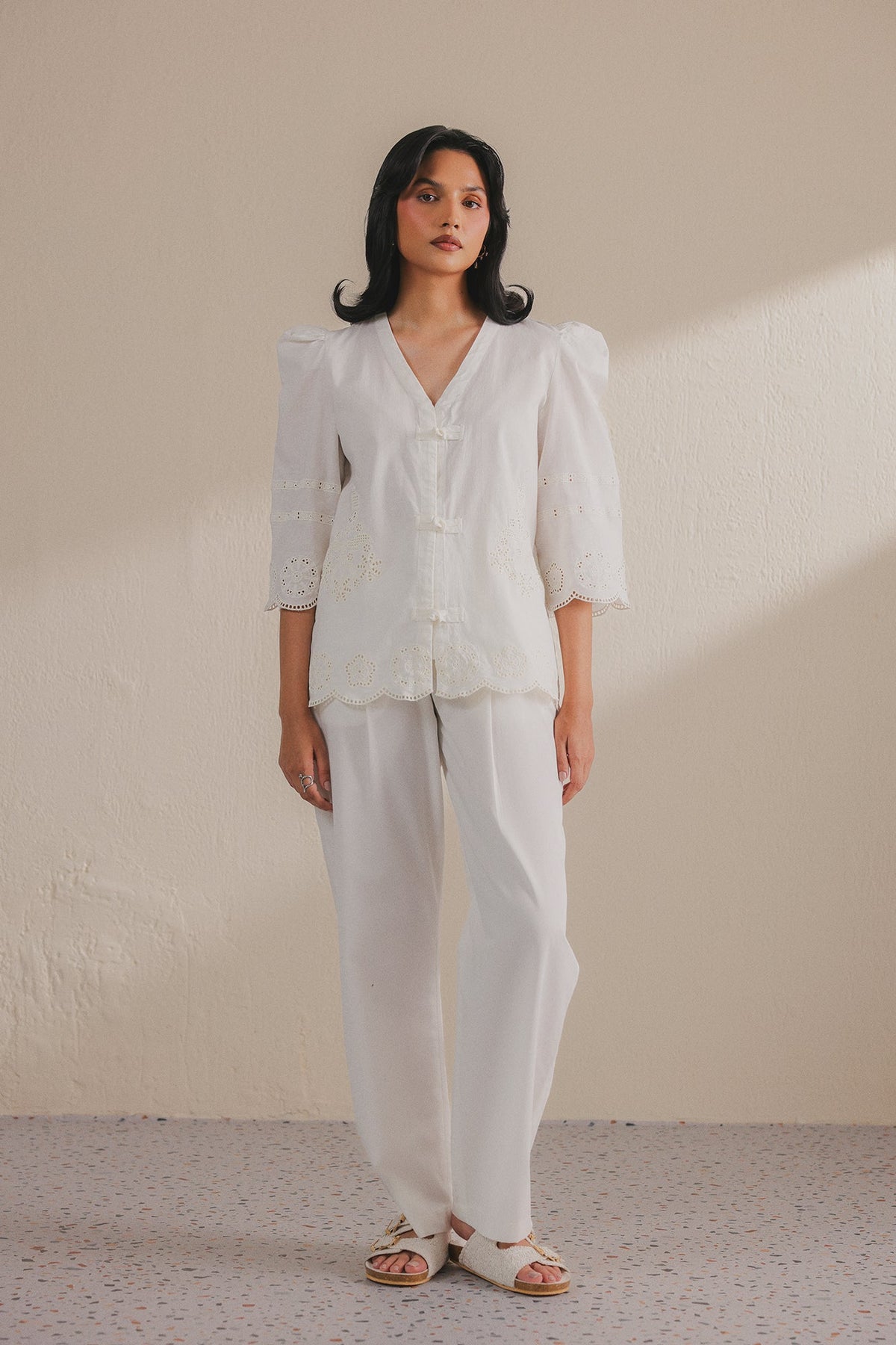 EMBROIDERED TOP (E1131/101/002)
