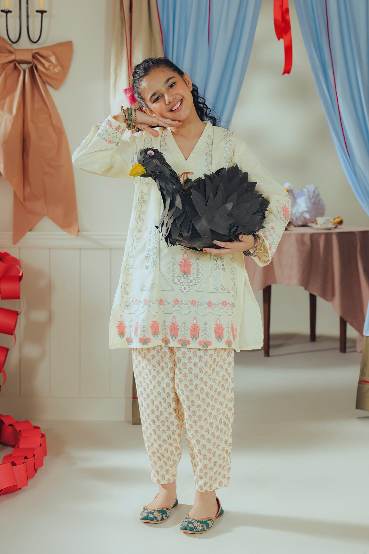 EMBROIDERED SUIT (E1899-402-003 E1899-302-003)