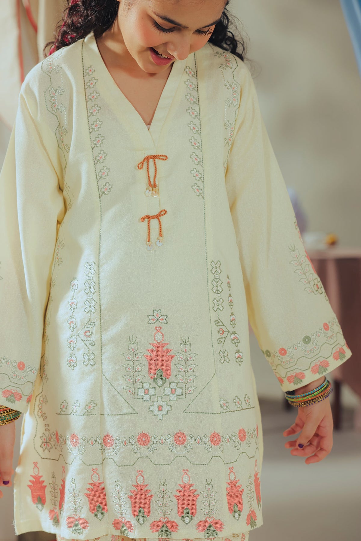 EMBROIDERED SUIT (E1899-402-003 E1899-302-003)