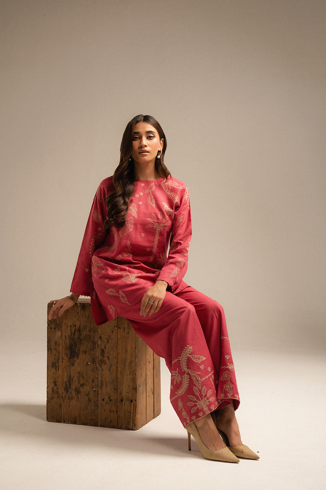 2 Piece Lawn Karandi Embroidered Suit (CP0337)
