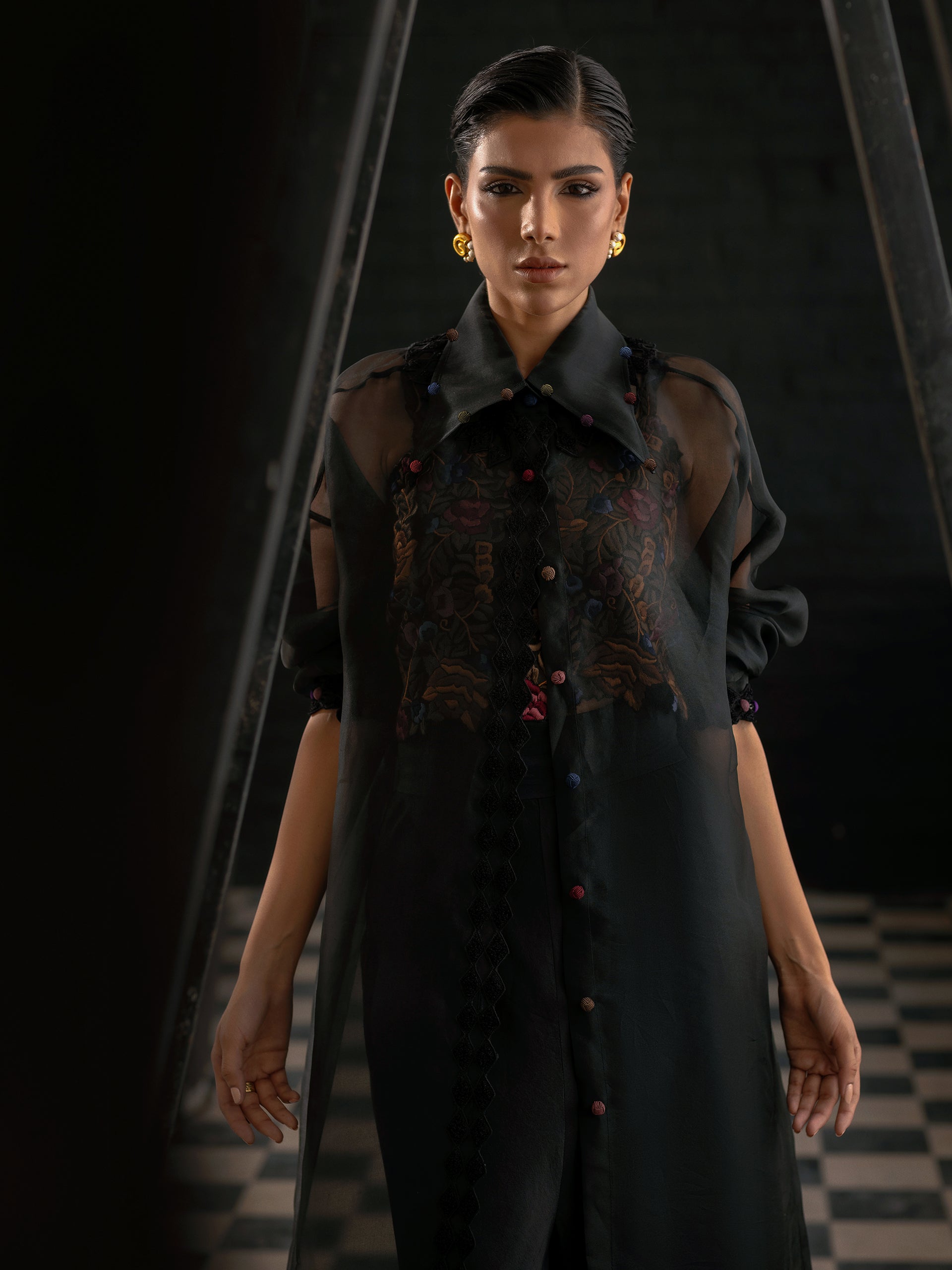Ilara - Black