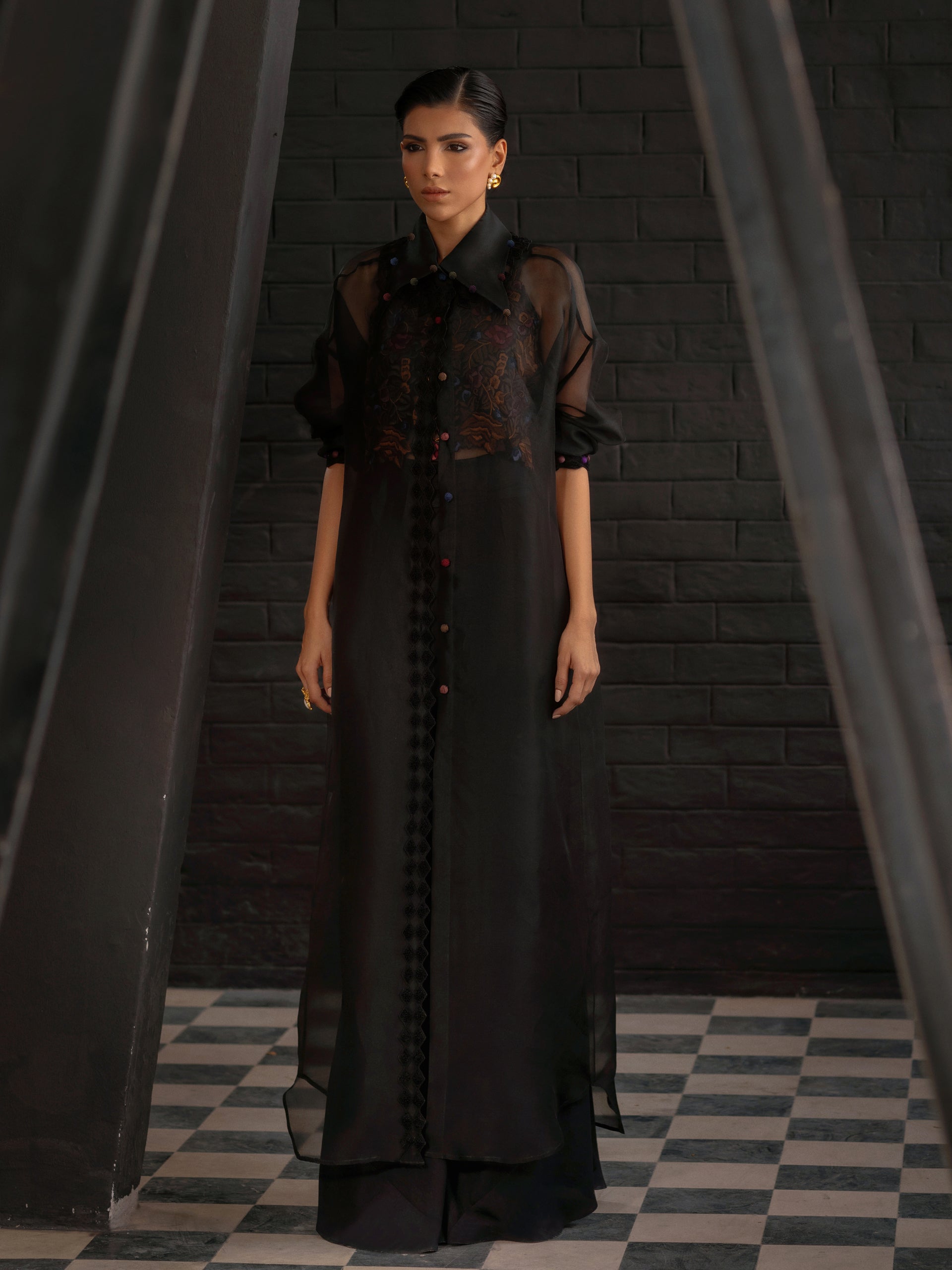 Ilara - Black