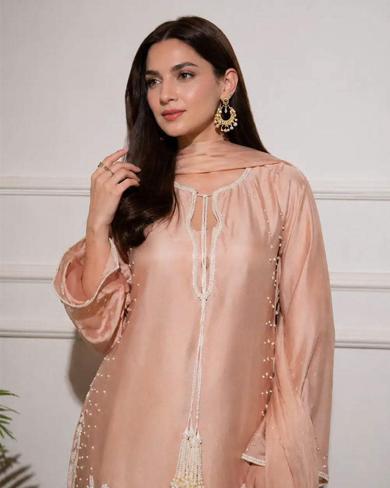 Peach Whisper — Eid Edition