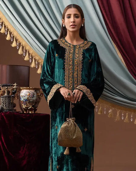 Zeenat Velvet Luxe Kaftan by Alizay Saad