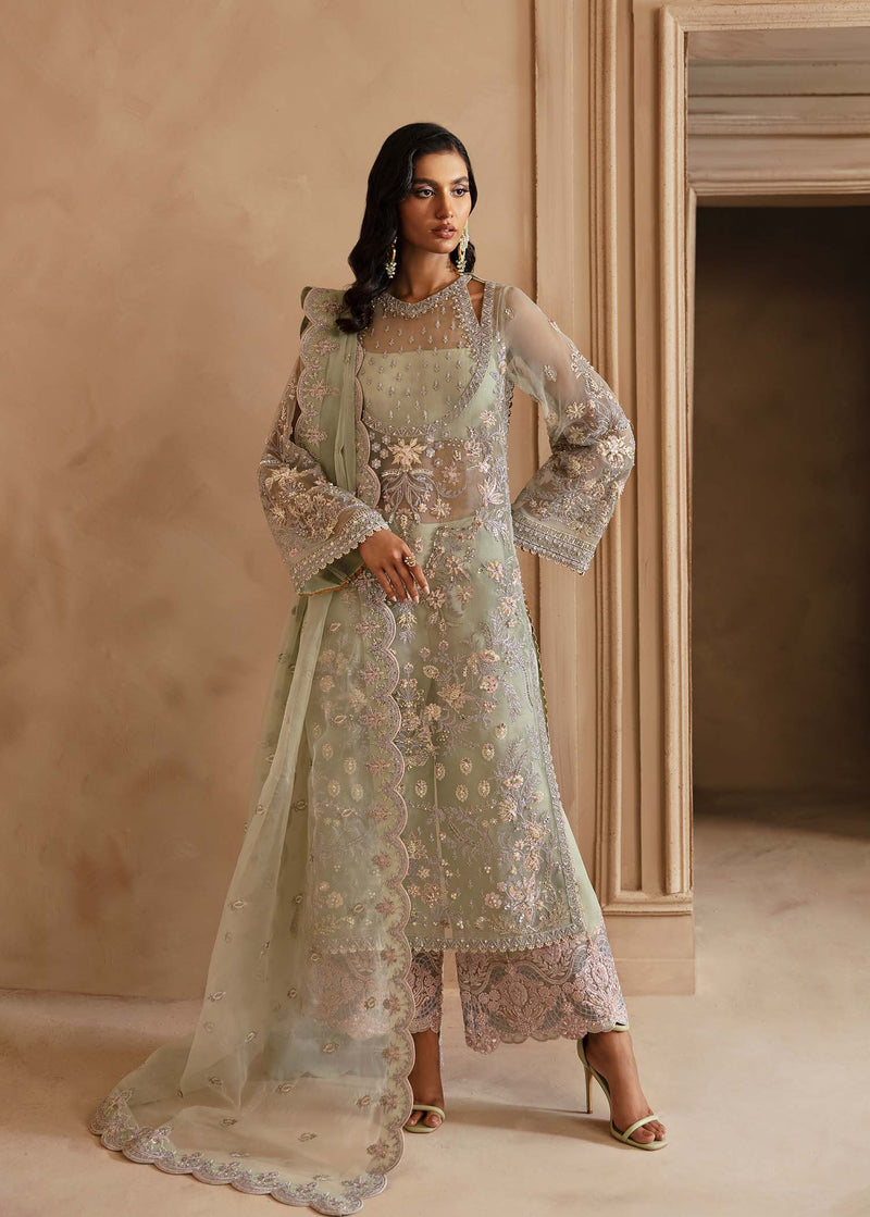 Akbar Aslam – Isolde U-1552 Style