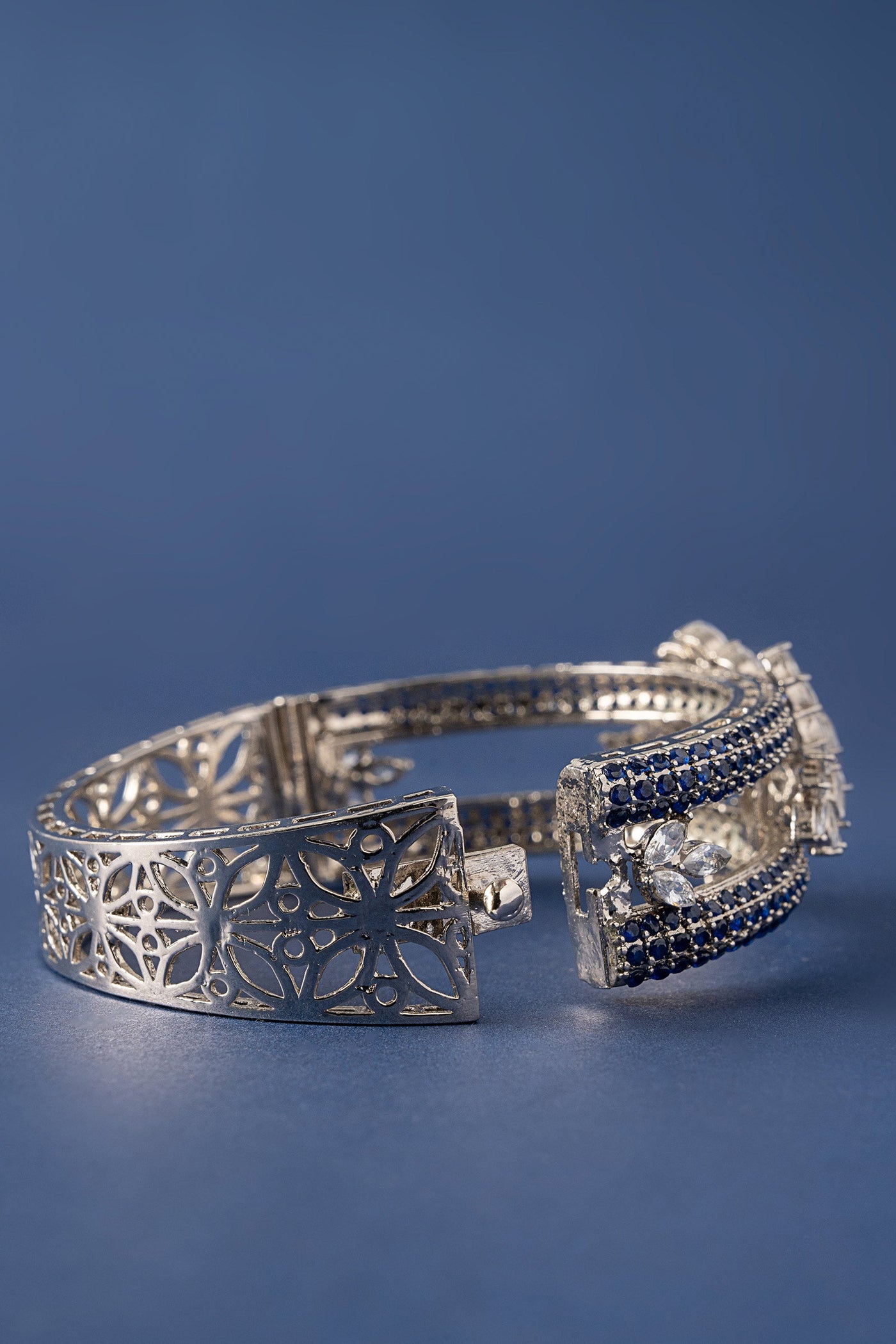 Leafra Bangle