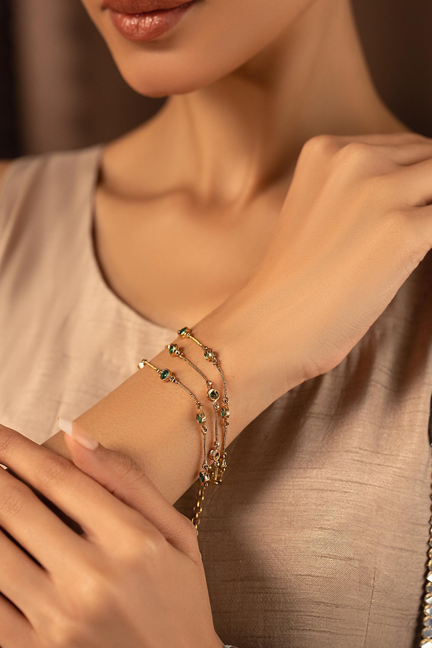 https://cdn.shopify.com/s/files/1/0620/8788/9062/files/JBR_EF26_05_Emerald_Green_B.jpg?v=1770967644