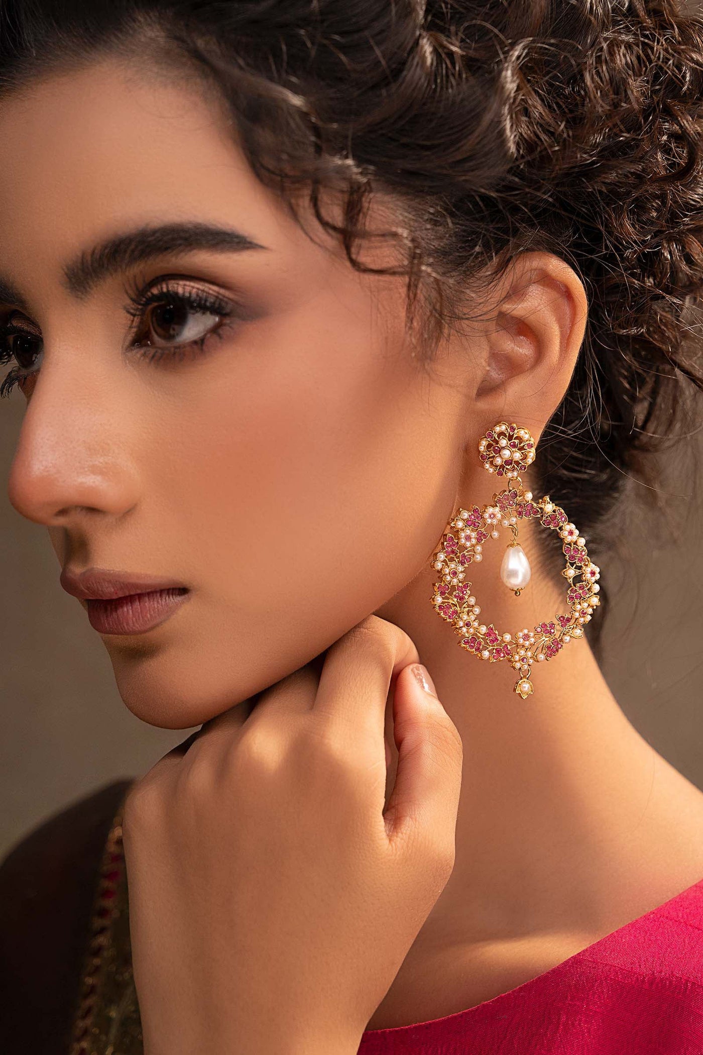 https://cdn.shopify.com/s/files/1/0620/8788/9062/files/JER-W25-11PinkChathamCloseup01.jpg?v=1758104815