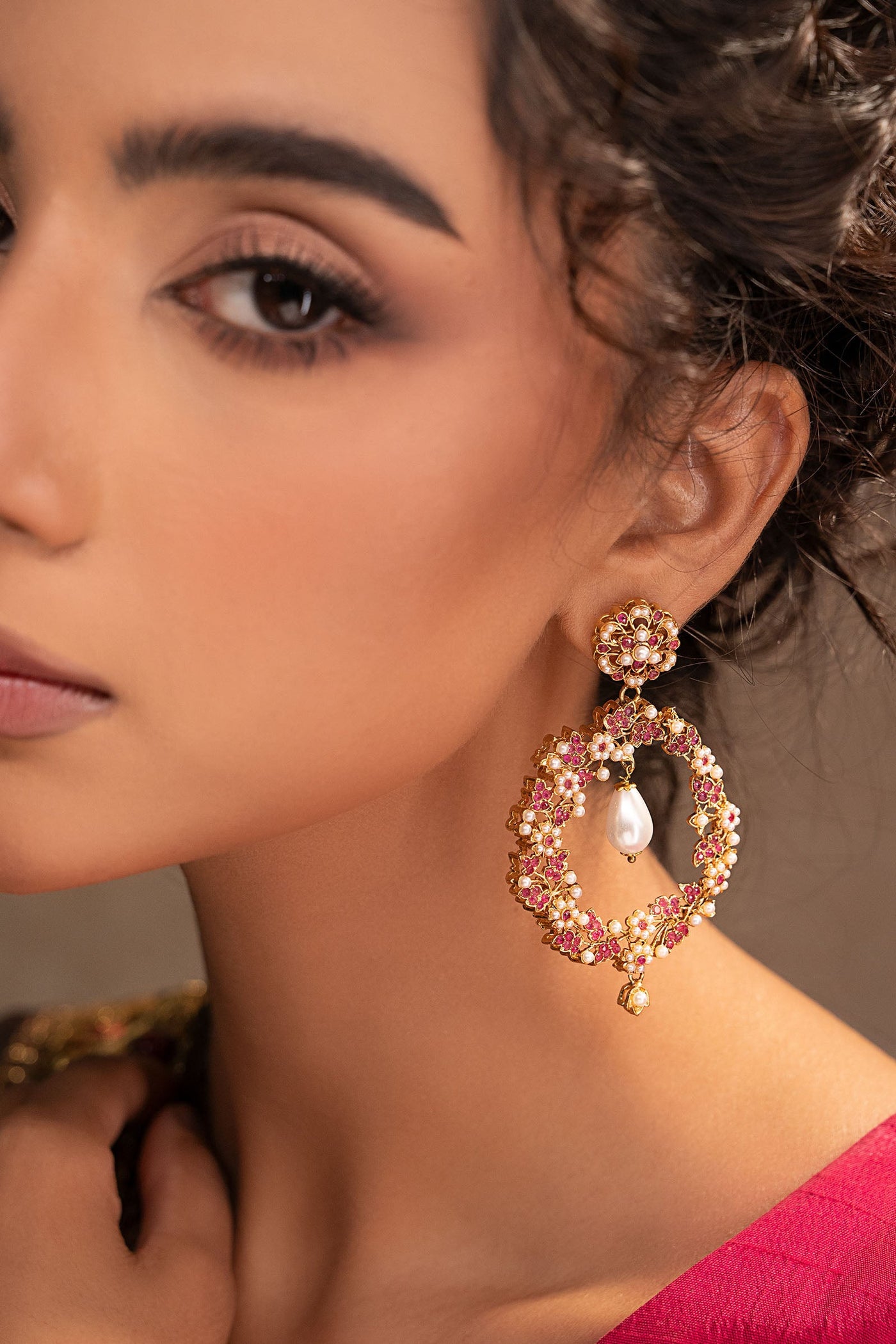 https://cdn.shopify.com/s/files/1/0620/8788/9062/files/JER-W25-11PinkChathamCloseup02.jpg?v=1758104815