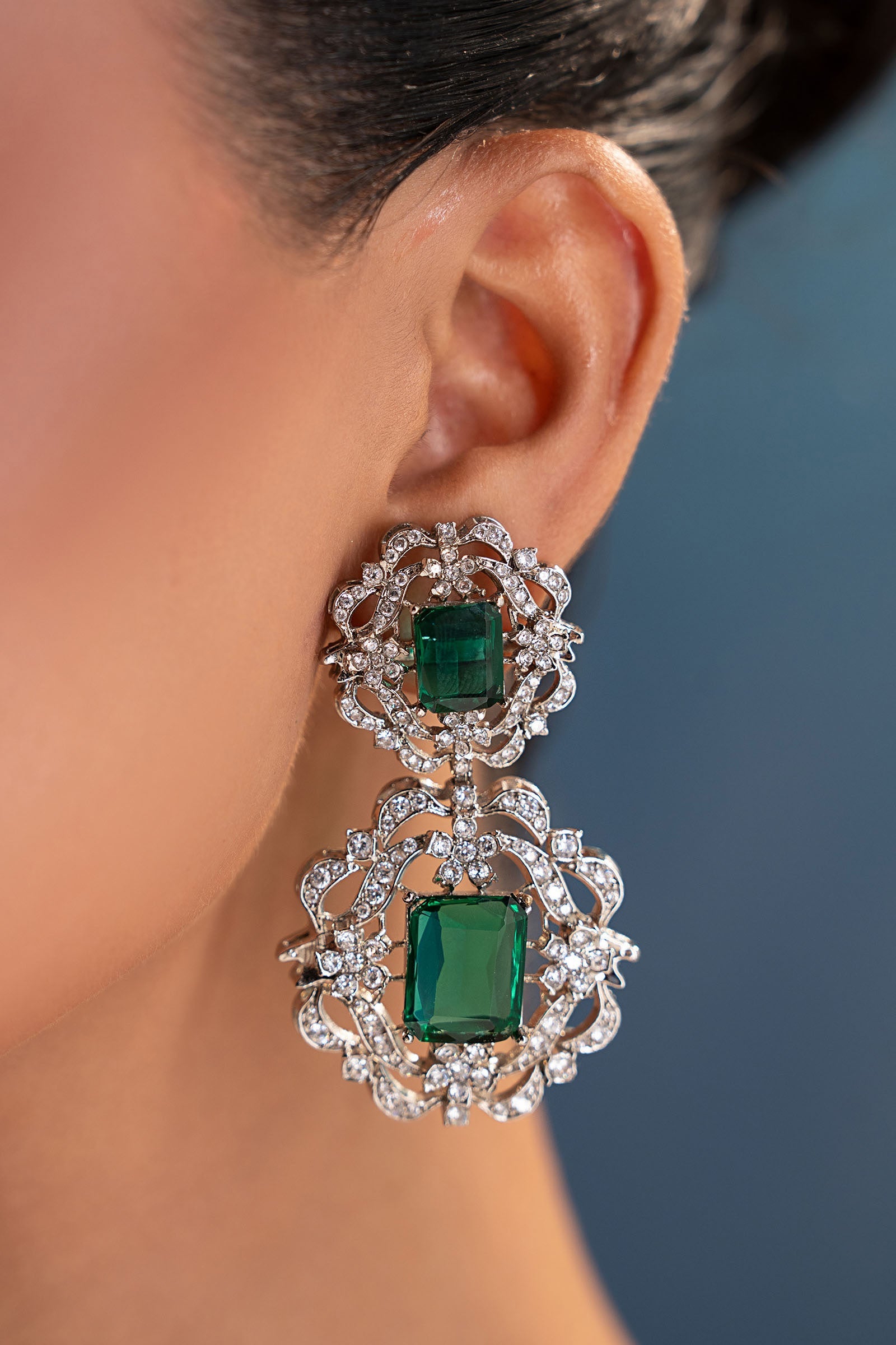 Gulmika Jhumka