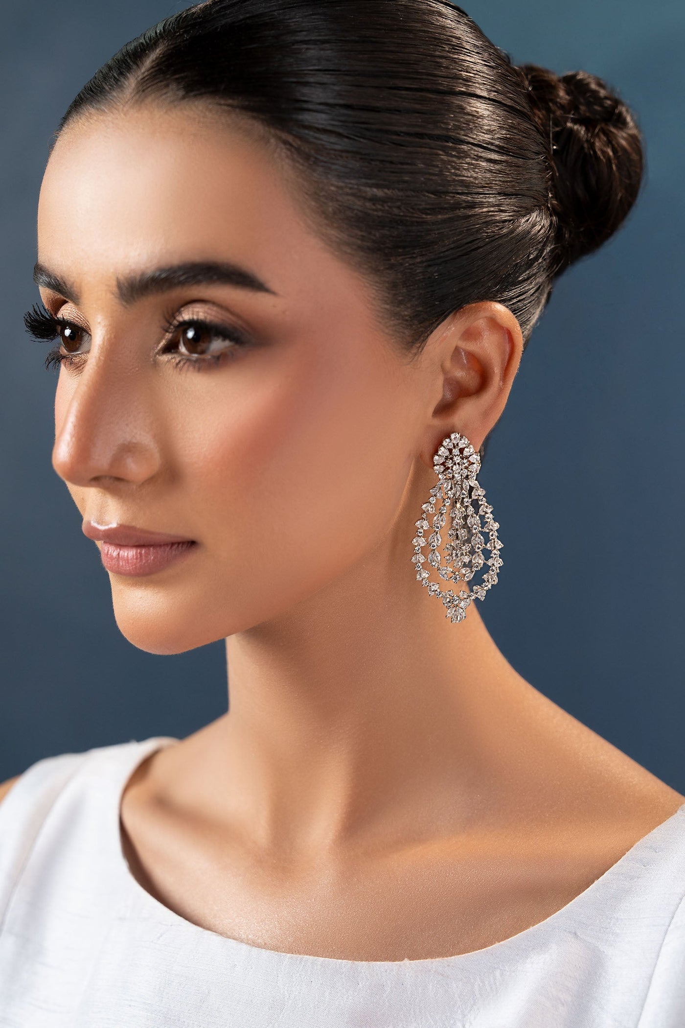https://cdn.shopify.com/s/files/1/0620/8788/9062/files/JER-W25-17WhiteZirconSide01.jpg?v=1757502731