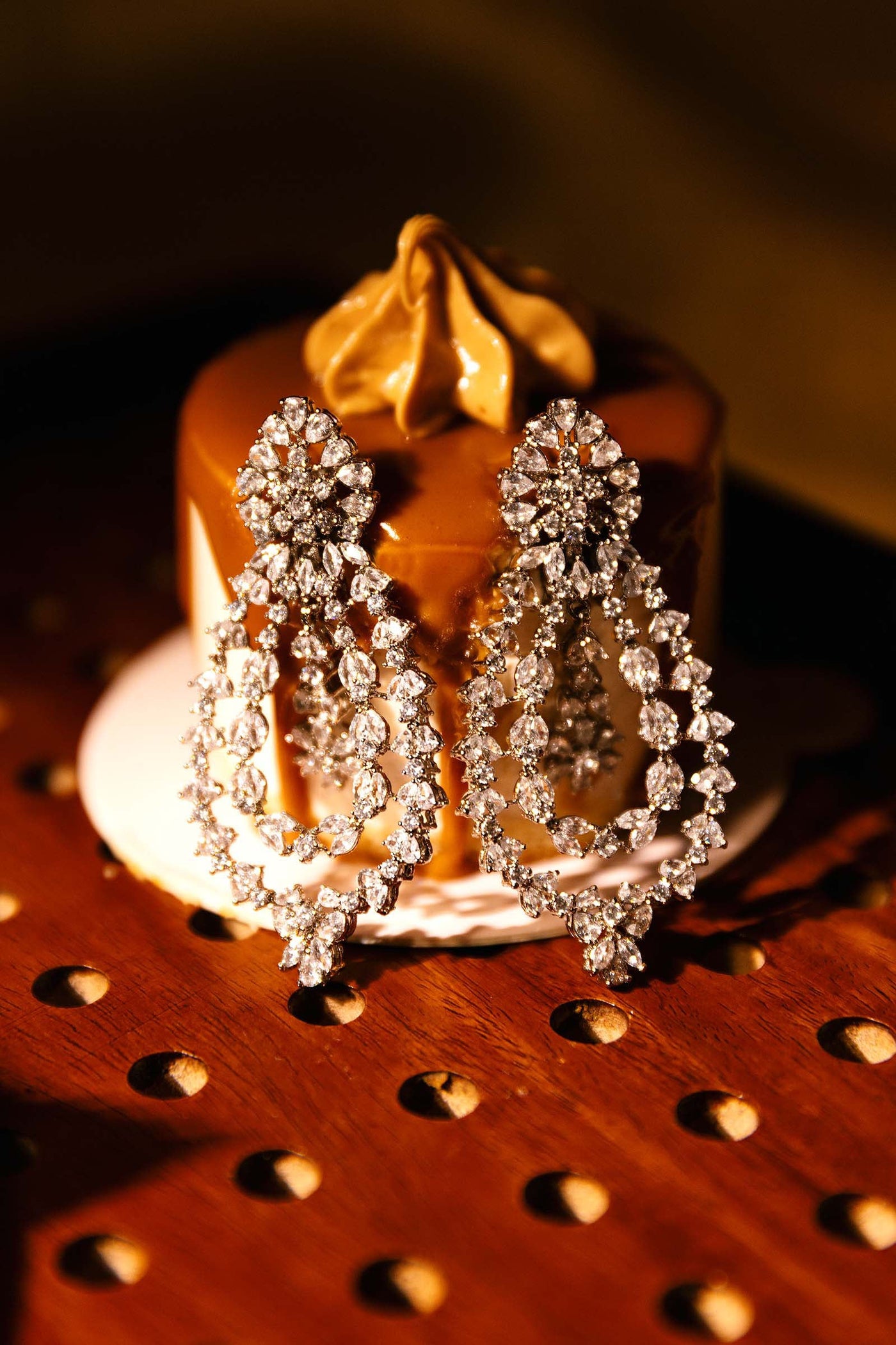 https://cdn.shopify.com/s/files/1/0620/8788/9062/files/JER-W25-17WhiteZircon_A.jpg?v=1757502731