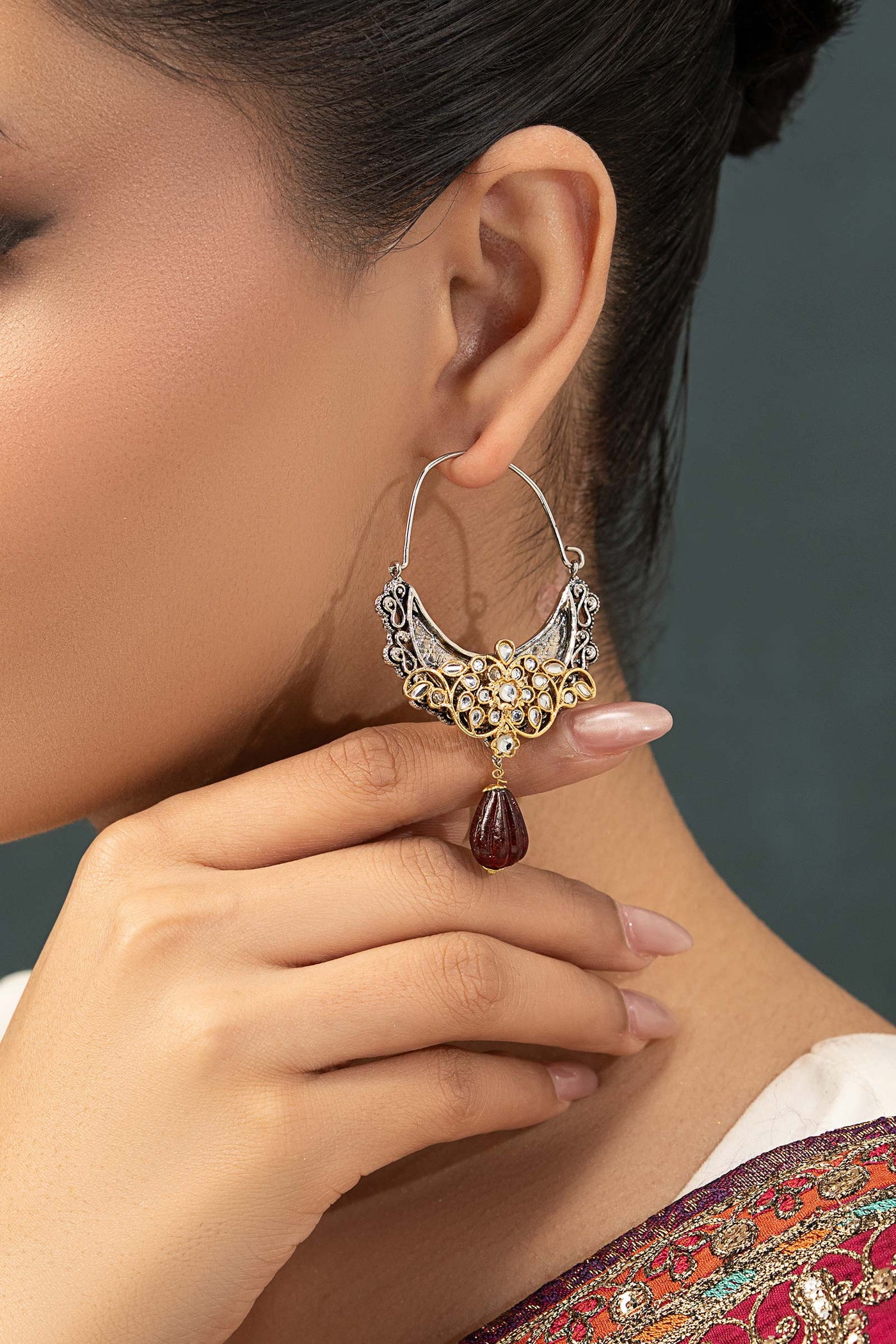 https://cdn.shopify.com/s/files/1/0620/8788/9062/files/JEREF2605RedOnyxCloseup_B.jpg?v=1769418439