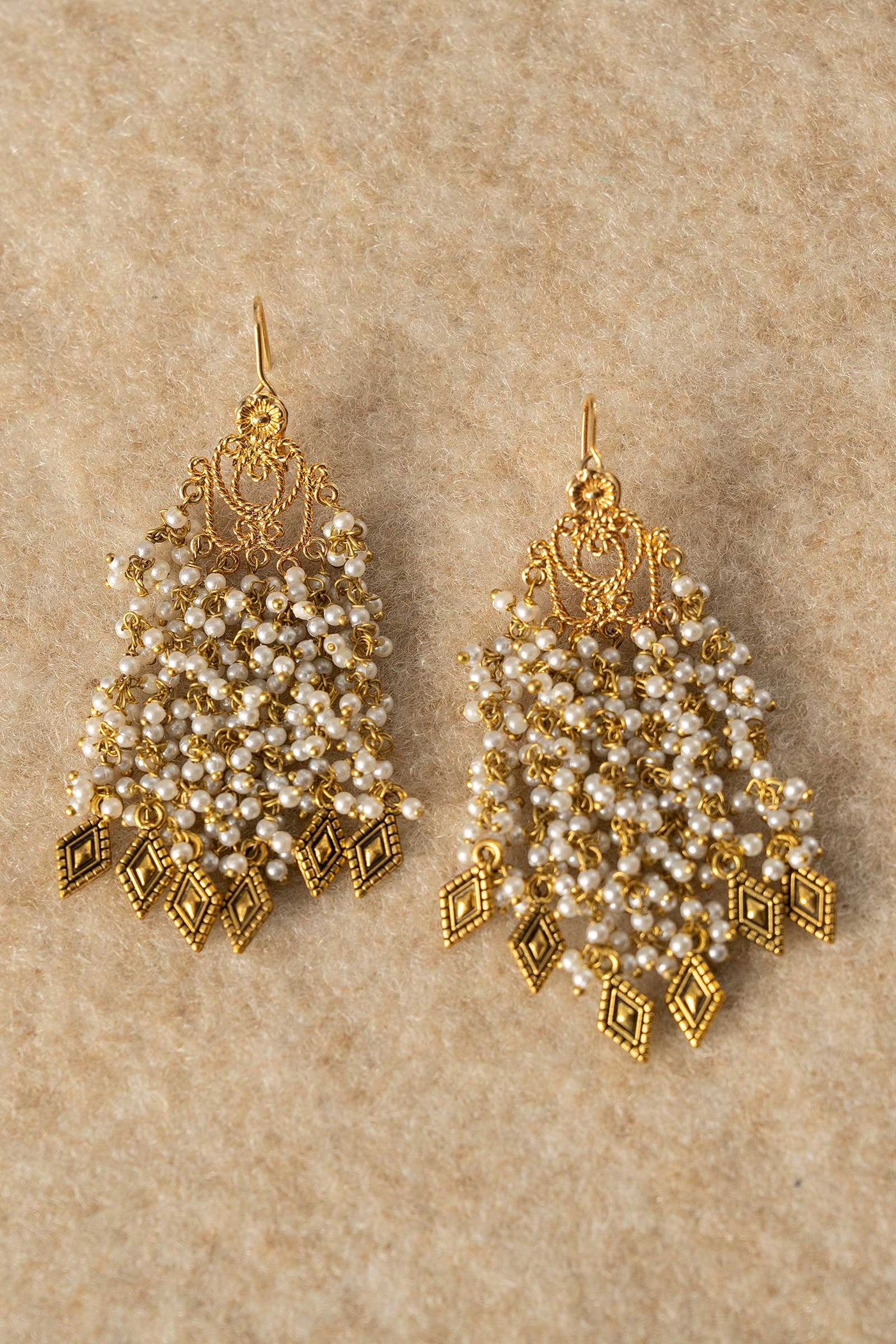 https://cdn.shopify.com/s/files/1/0620/8788/9062/files/JERW25-12-AGold_A.jpg?v=1759239009