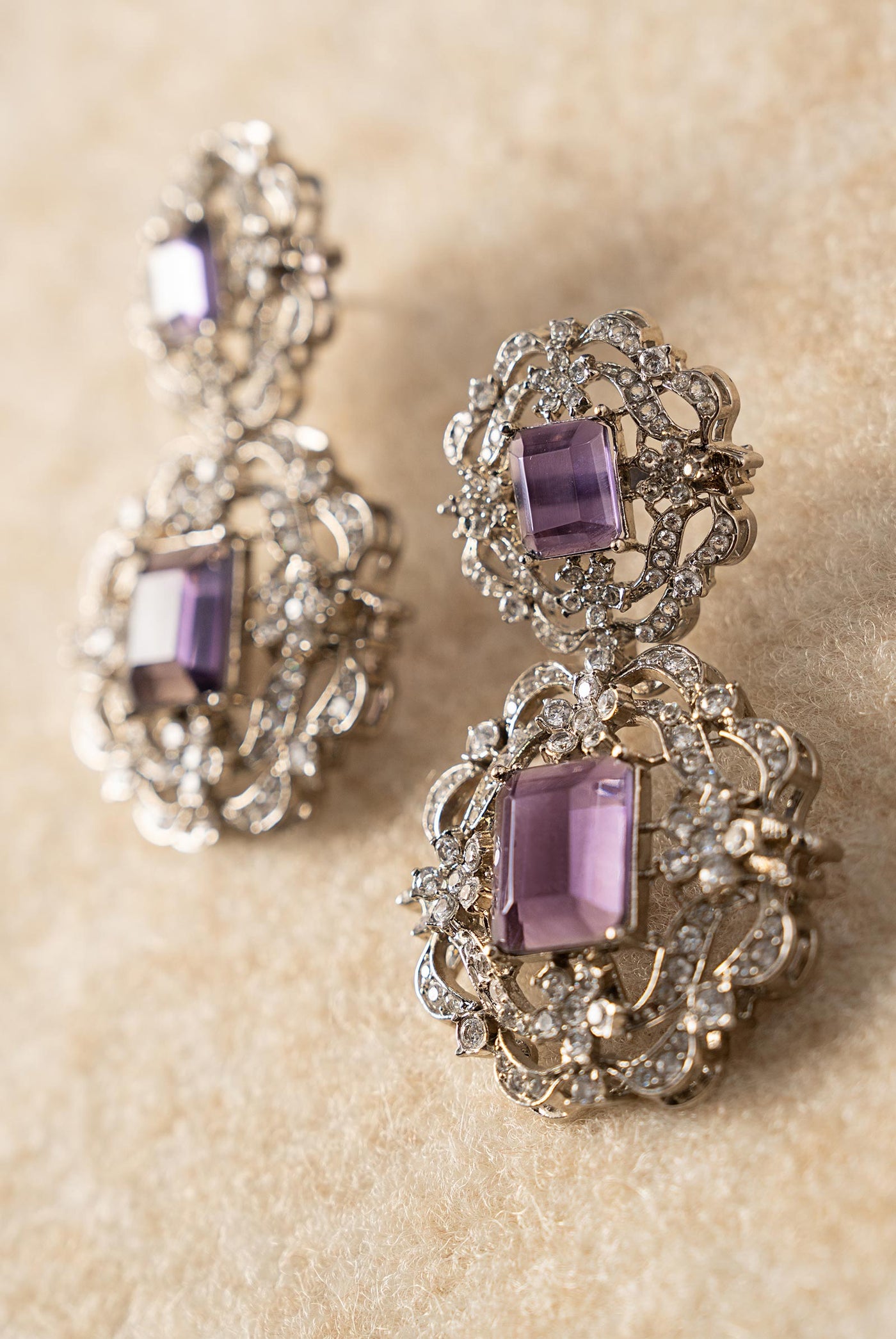 https://cdn.shopify.com/s/files/1/0620/8788/9062/files/JERW25-16LightAmethyst_B.jpg?v=1759239590