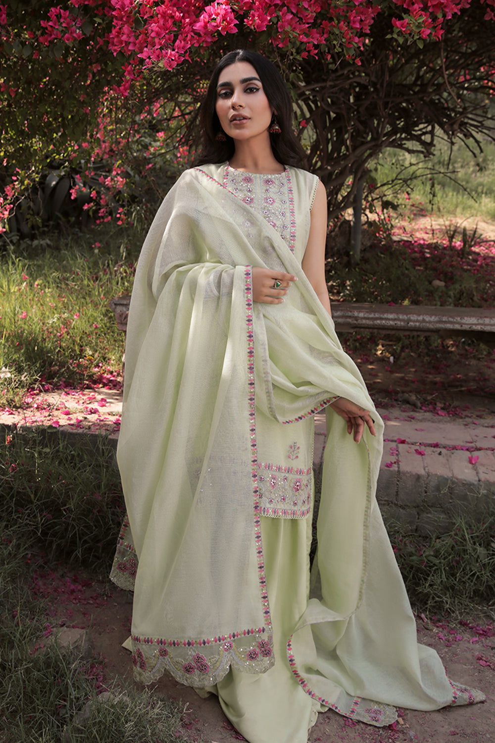 https://cdn.shopify.com/s/files/1/0533/2910/0998/products/JKVH.jpg?v=1649669060