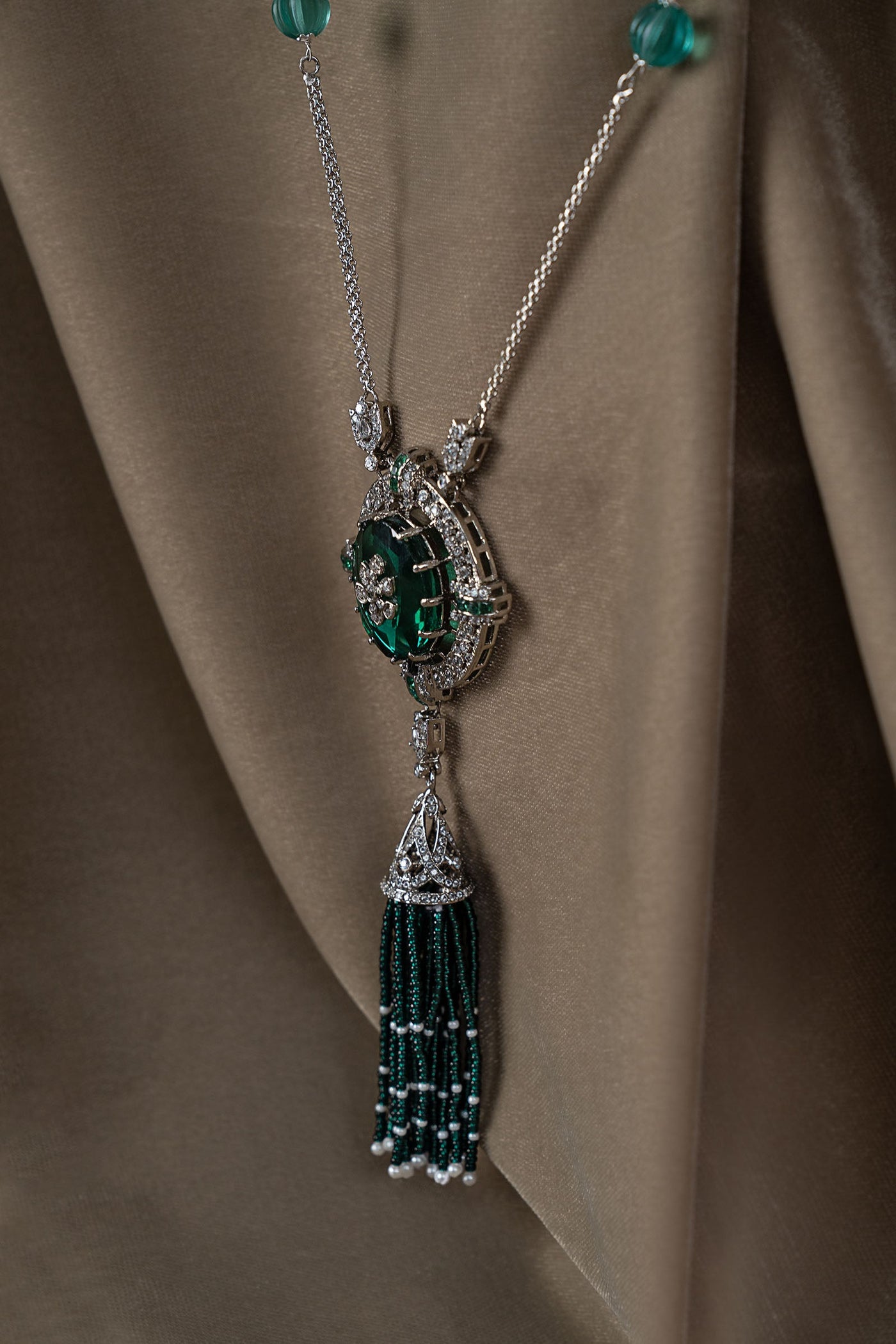 Avelora Pendant