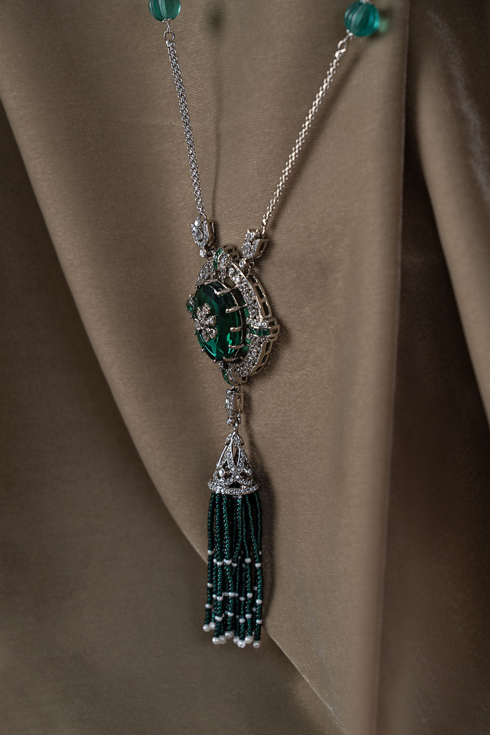Avelora Pendant