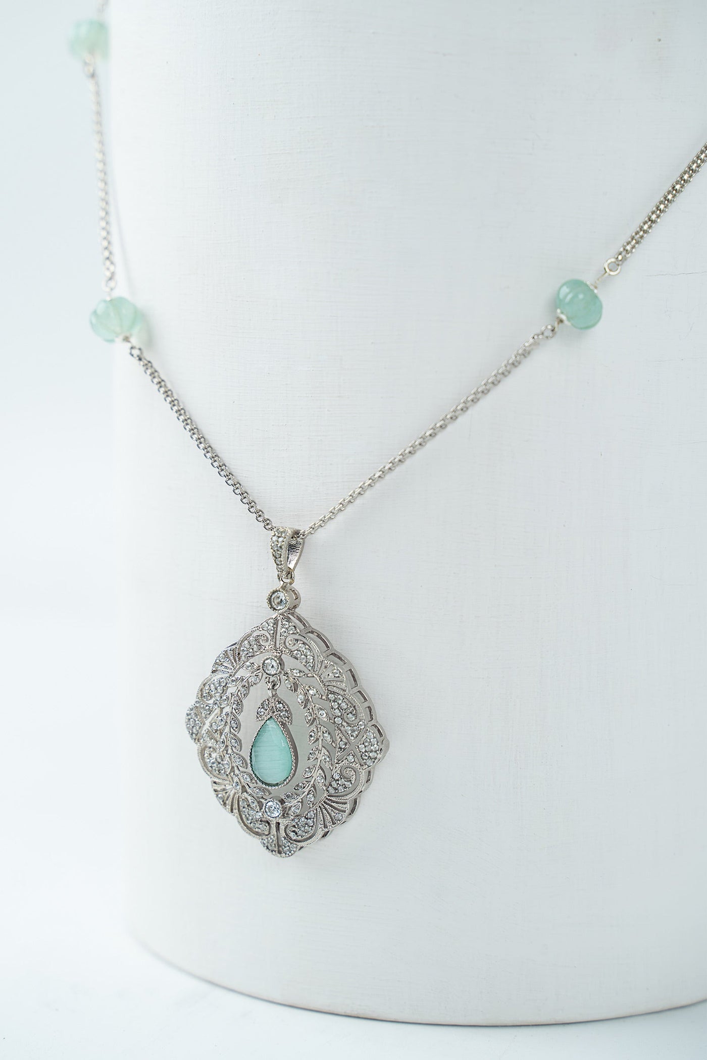 https://cdn.shopify.com/s/files/1/0620/8788/9062/files/JPNW25-02MintGreenCatseye_B.jpg?v=1757488659