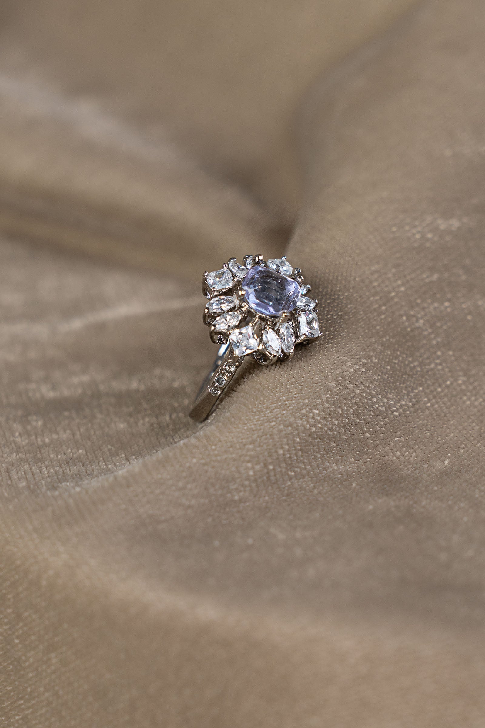 Veyra Ring
